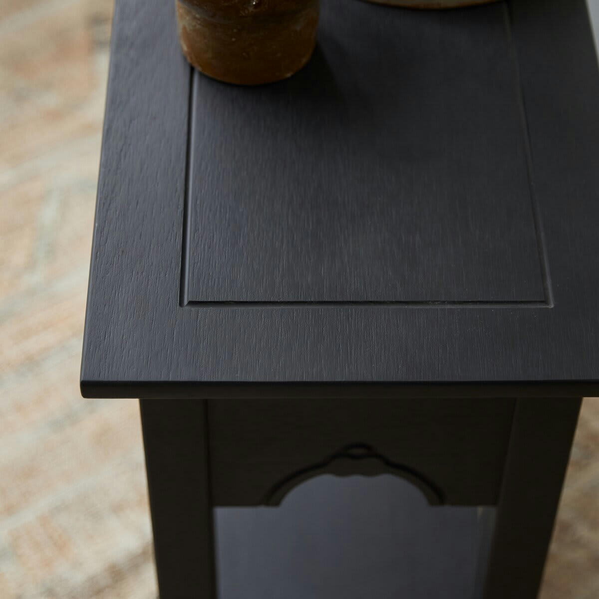 THAKI BLACK - Console en pin massif 2 tiroirs