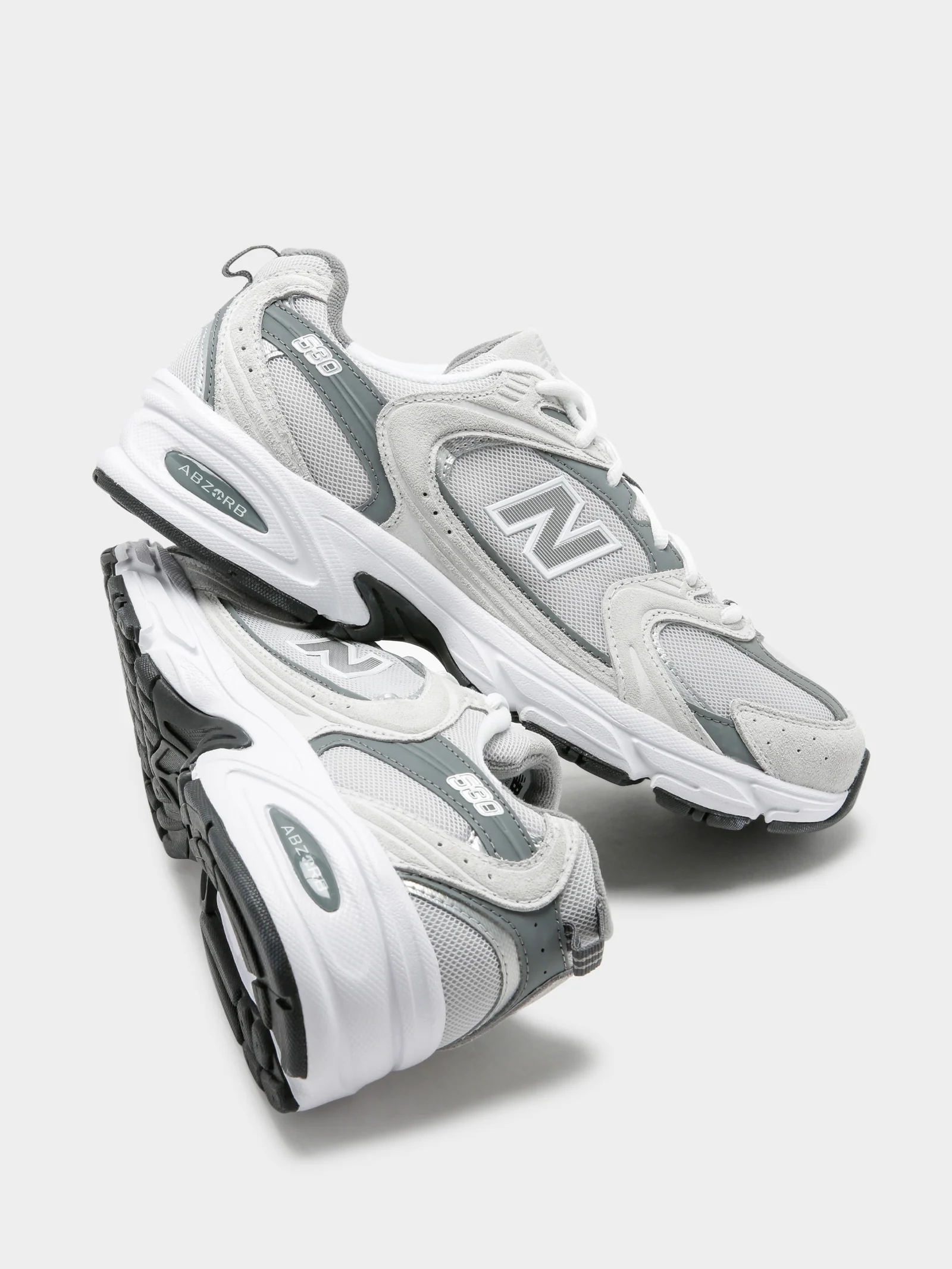 Unisex 530 Sneakers
