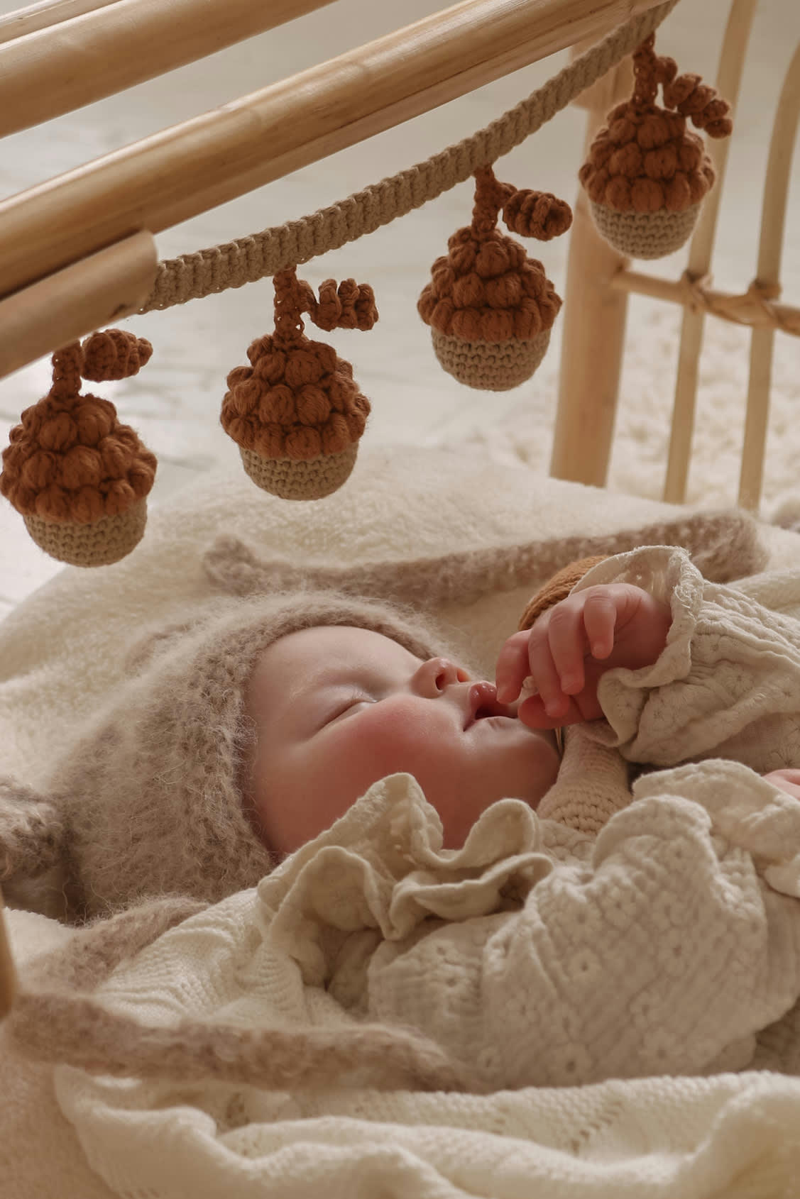 - Chaîne d'activités en crochet  Beige