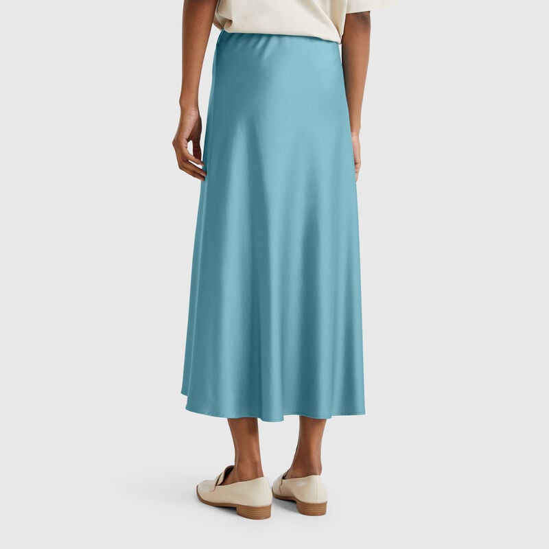 Flowy satin look skirt