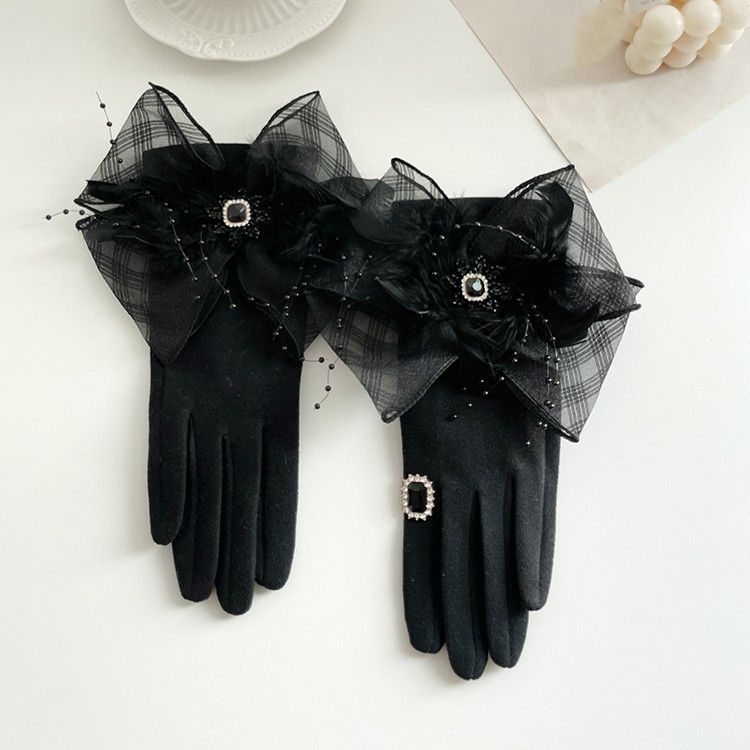PEACH ACCESSORIES Sheer Bow and Rhinestone Detail Golves in Black