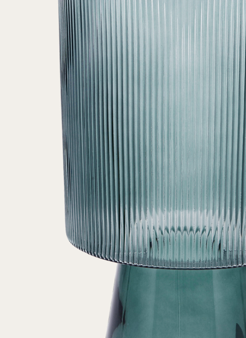 VASE EN VERRE STRIÉ EFFY VERT TRANSPARENT