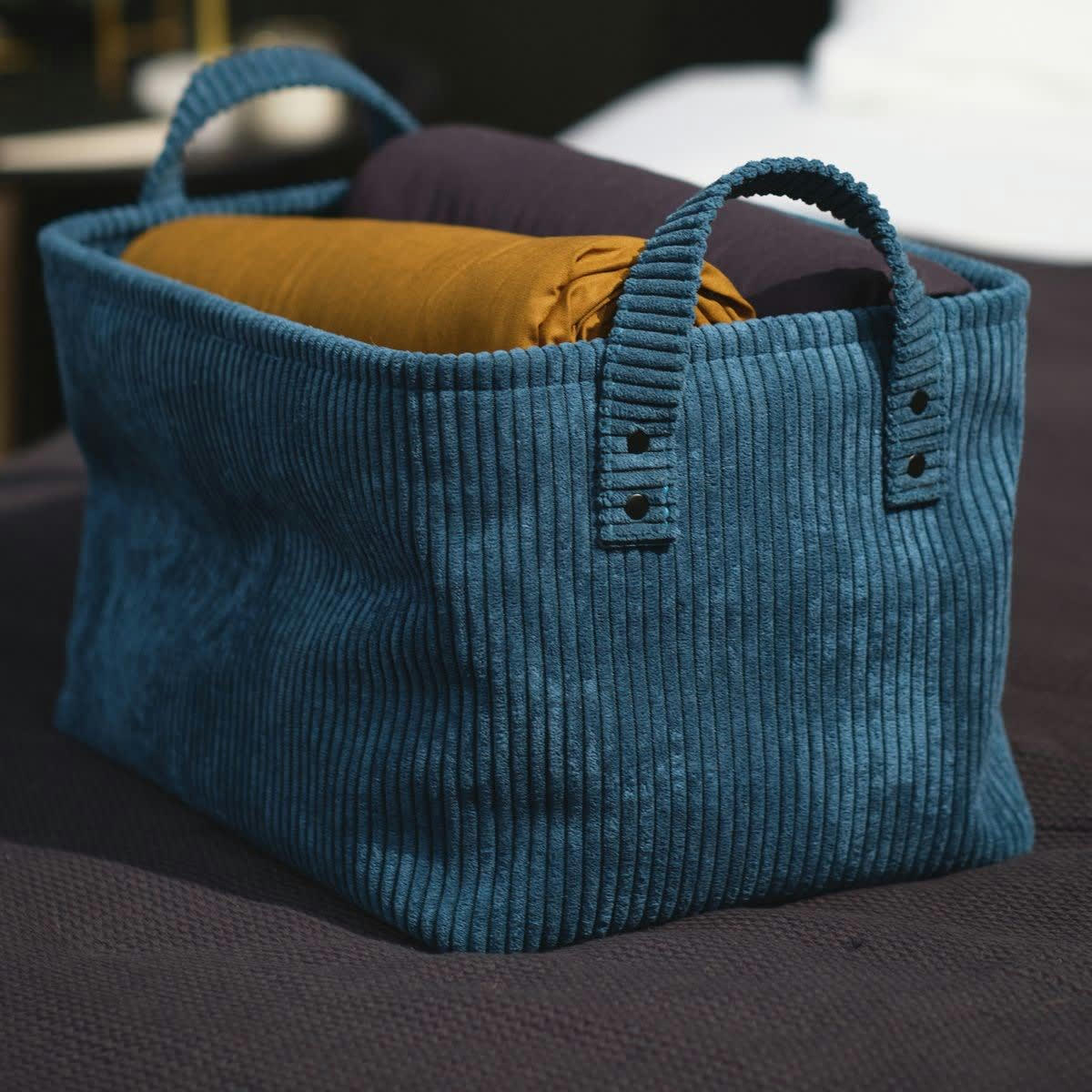- Panier de rangement en velours bleu