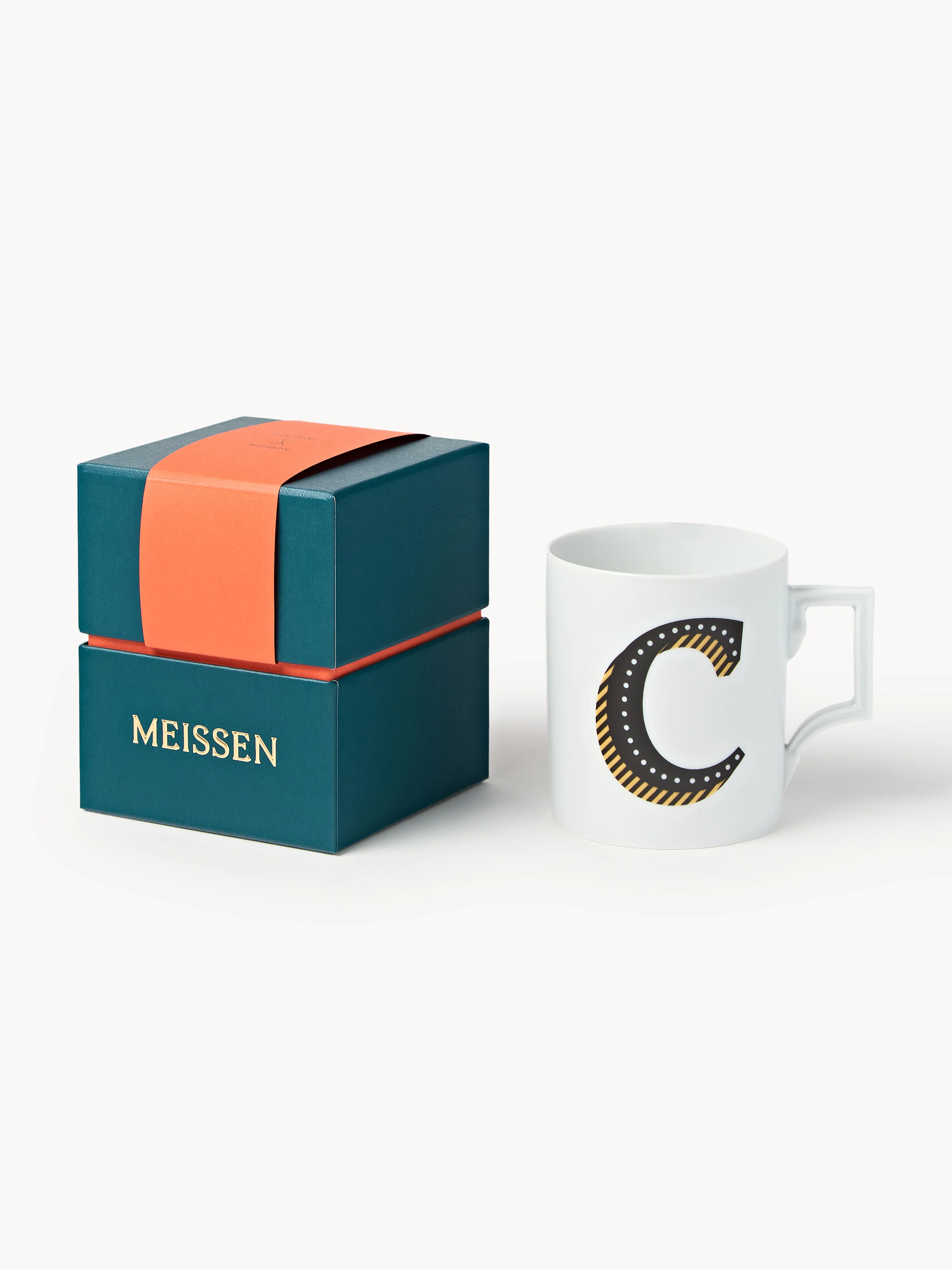 Westwing x MEISSEN, Handgefertigte Tasse Initials mit Dekor-Motiv