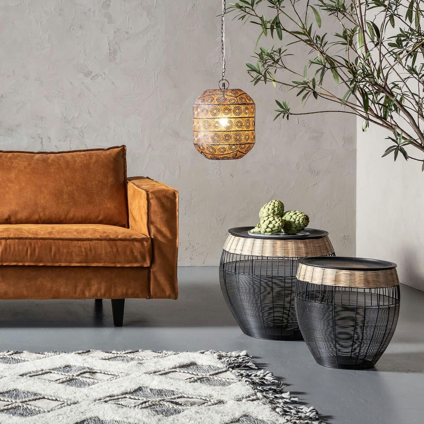 AFRICAN DRUMS - 2 tables d'appoint en acier et rotin