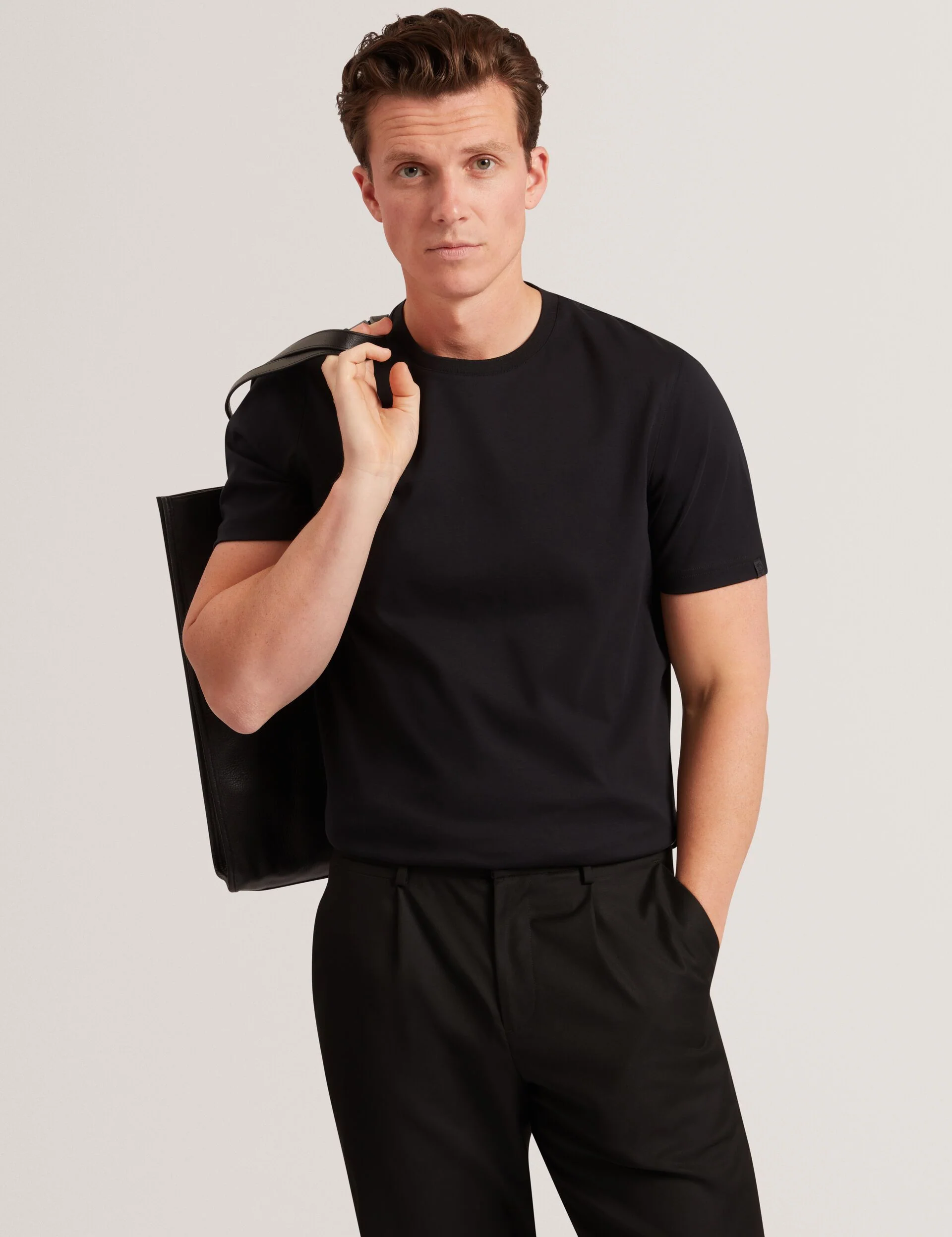 KONRRAD | BLACK