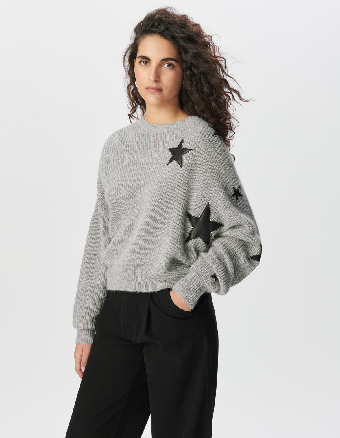 Pull gris tricot découpes rock étoiles et perles Femme