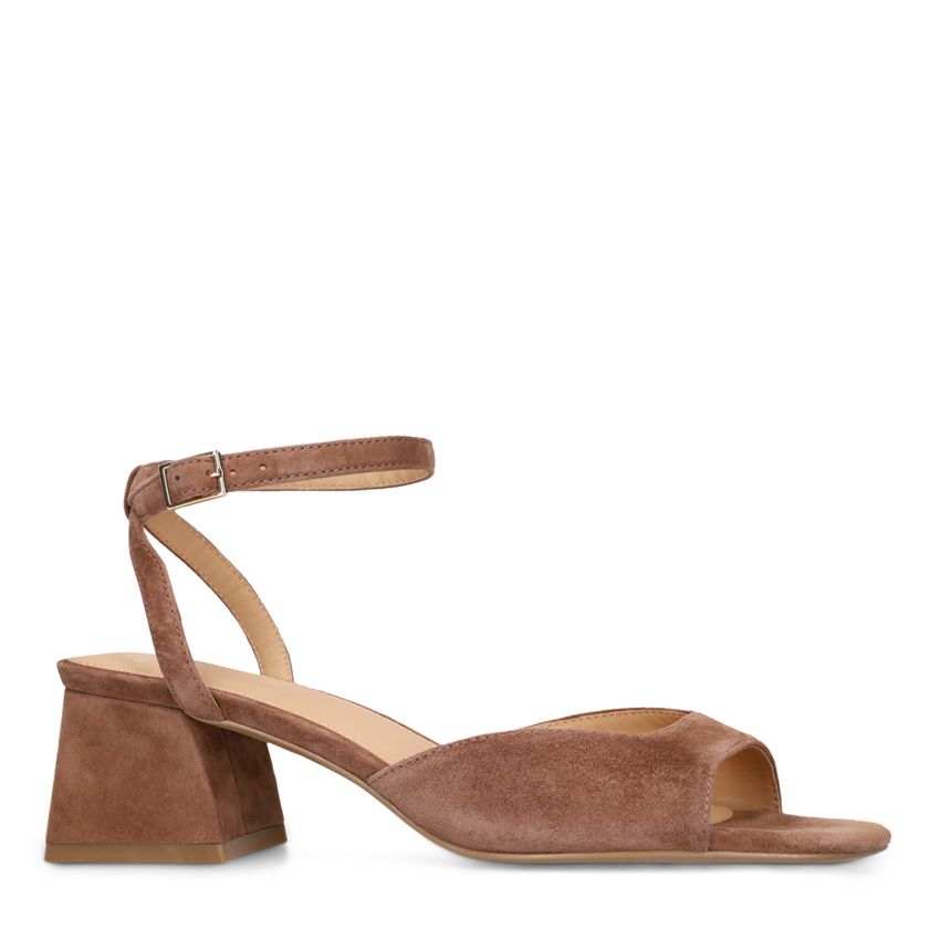 Manfield Bruine suède sandalen met hak