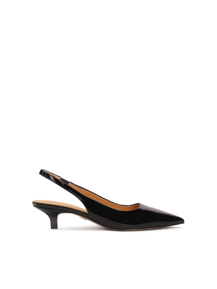 Patent leather black low-heeled pumps