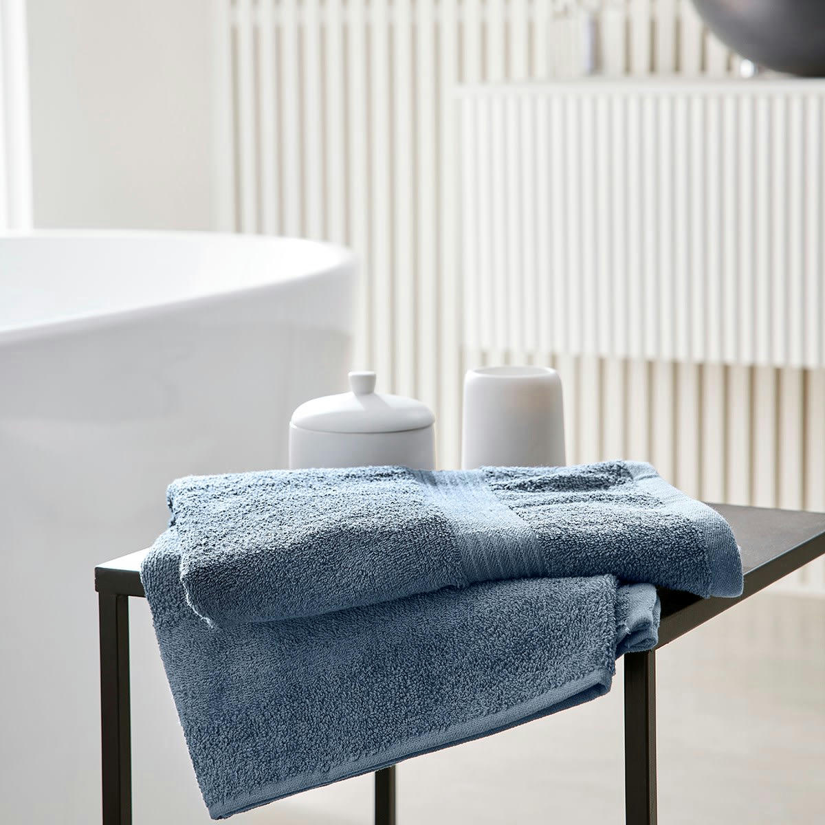MEVAK BAÑO - Drap de bain uni en coton bleu ardoise 70x130