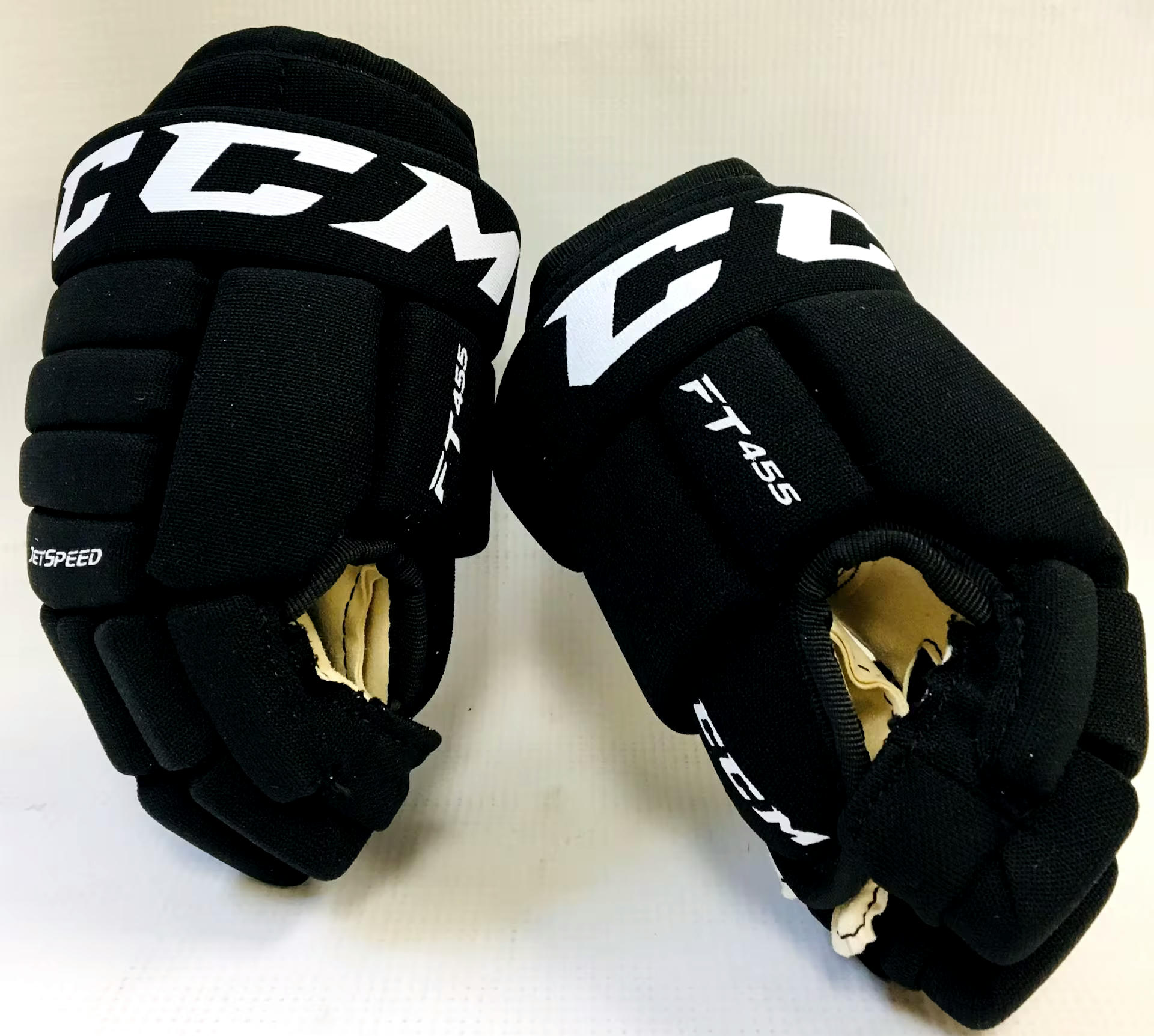 CCM Jetspeed Youth Hockey Gloves, 9-in, Black