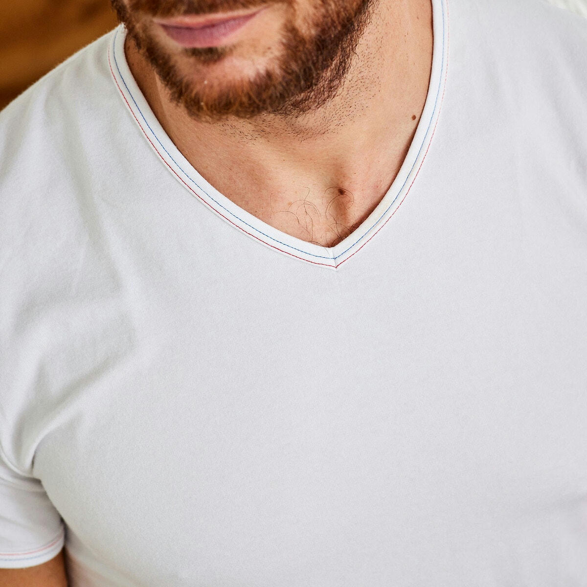 T-shirt col V manches courtes