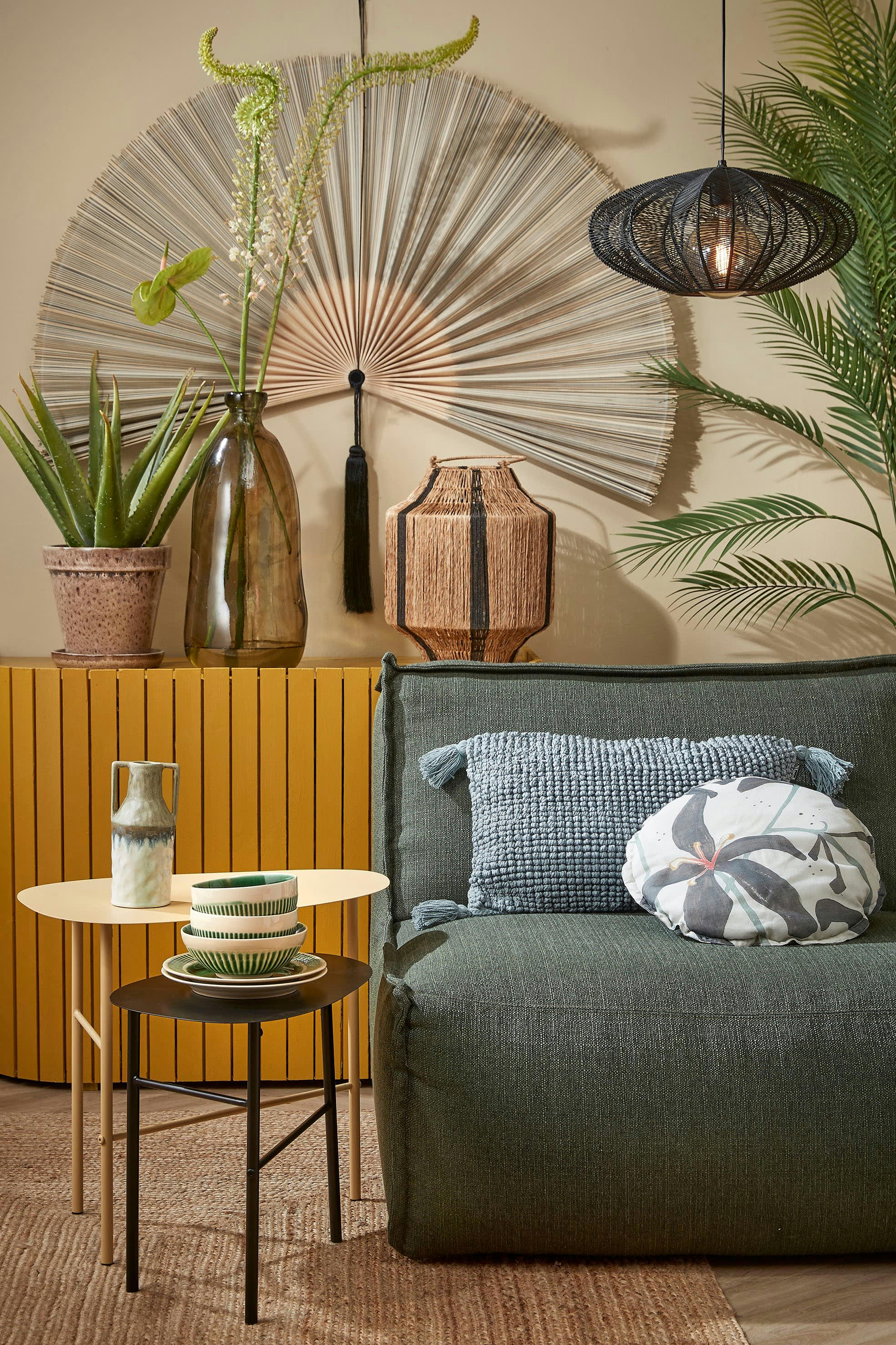 FONDA - Table d'appoint en métal jaune clair H48