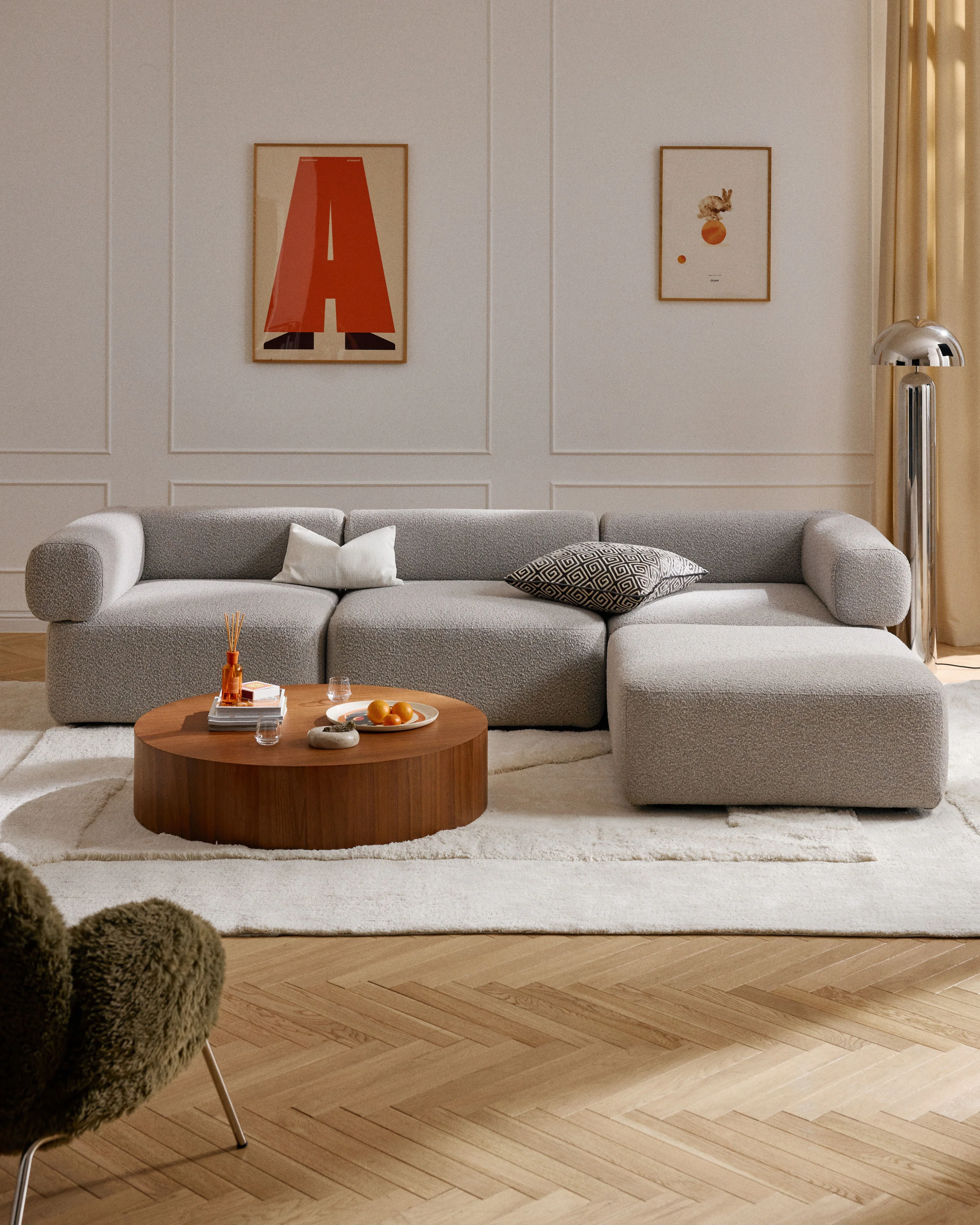 Modulares Bouclé-Sofa Anton (4-Sitzer) mit Hocker (links/rechts)