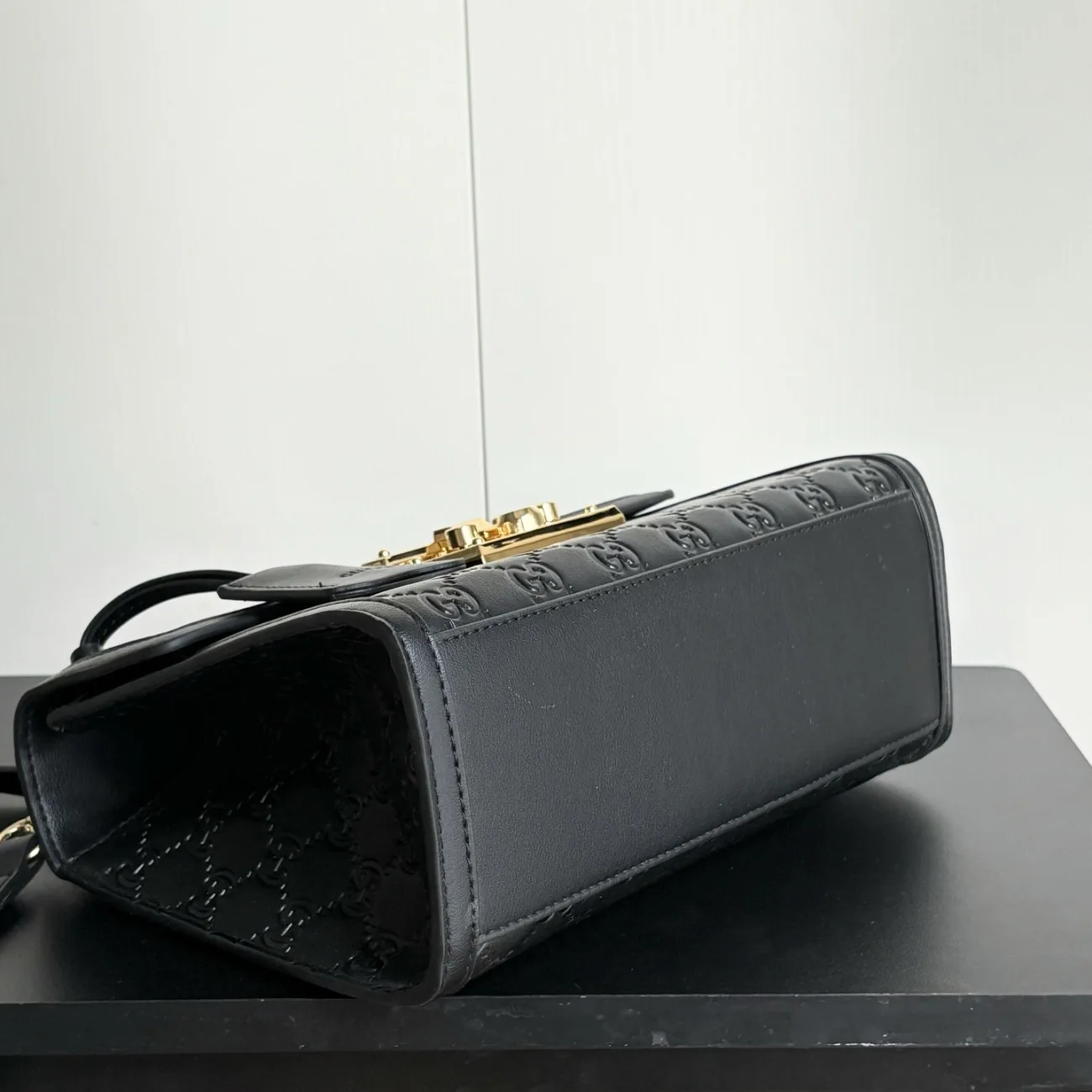 Gucci Padlock medium top handle bag (7A regular version)