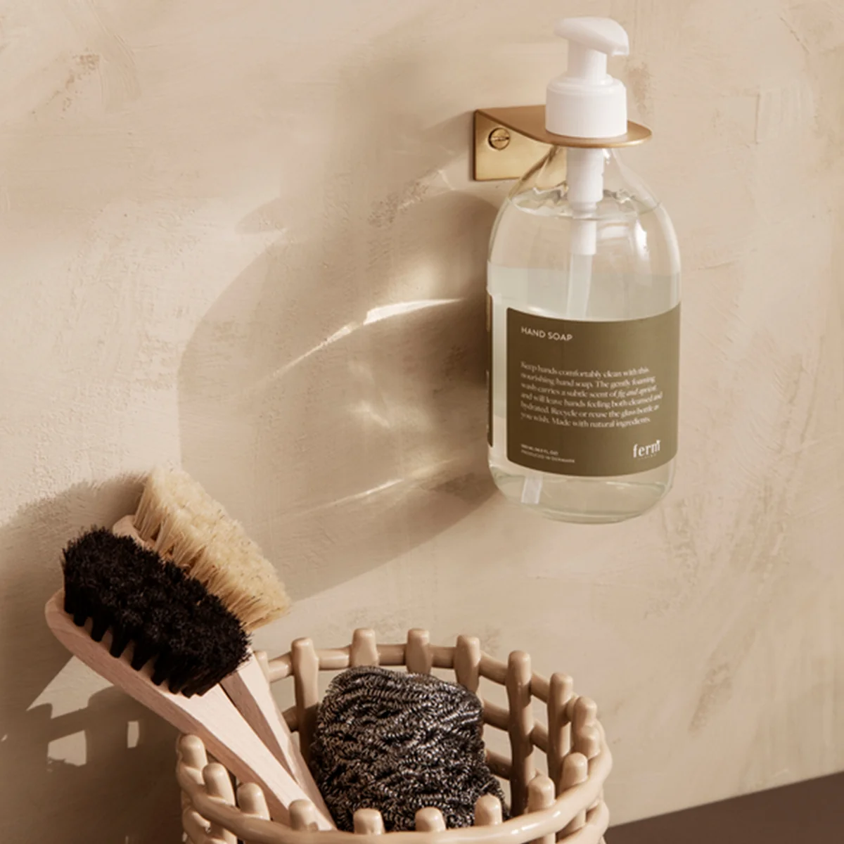 Ferm Living - Basho Seifen Wandhalterung, messing
