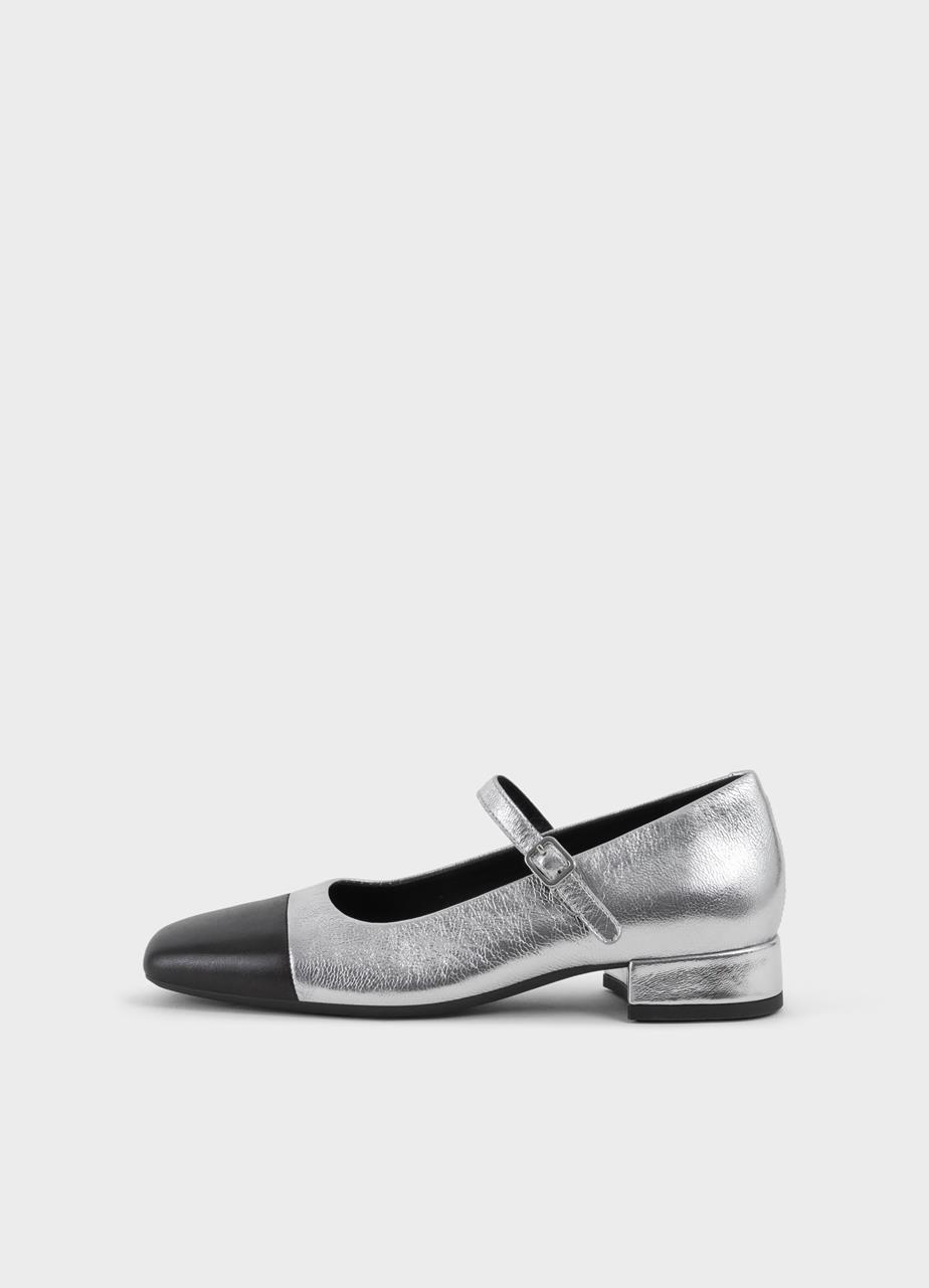 Debbi Pumps