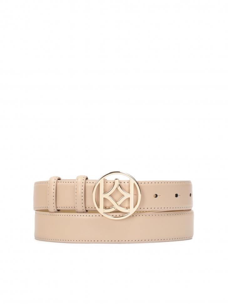 Large buckle beige grain leather belt