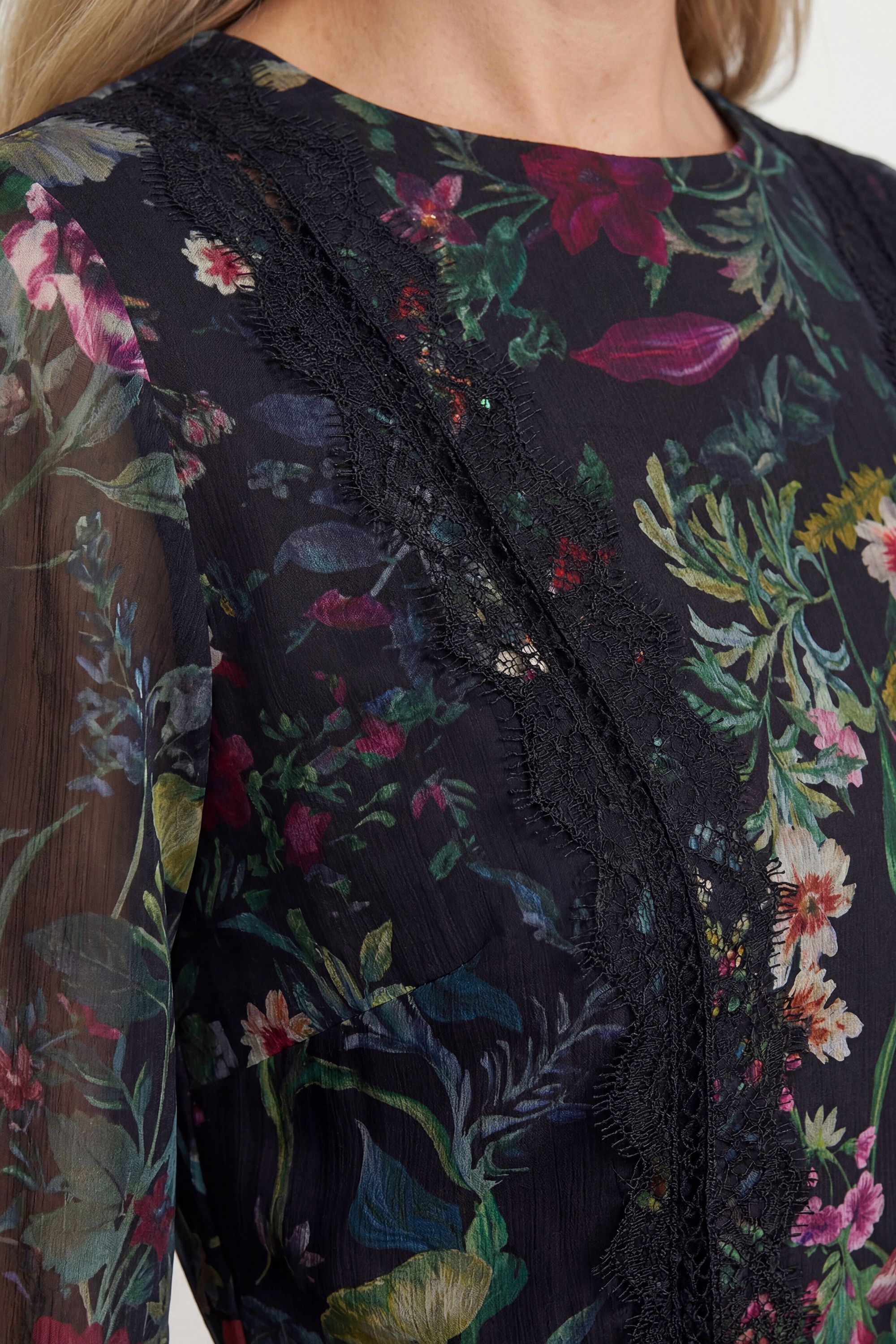 Oasis Yoryu Chiffon Printed High Neck Maxi Dress