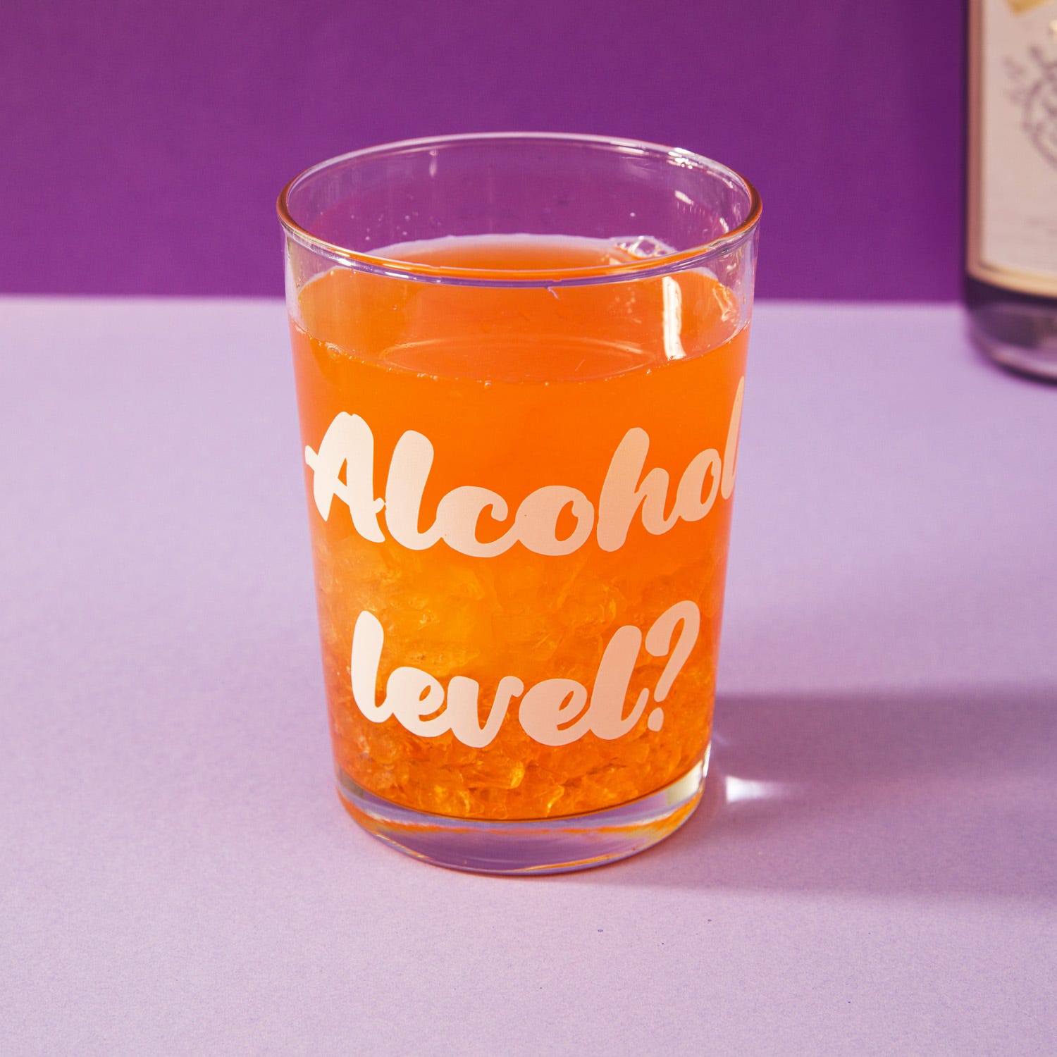 Bicchiere bibita in vetro scritta Alcohol level 490 ml