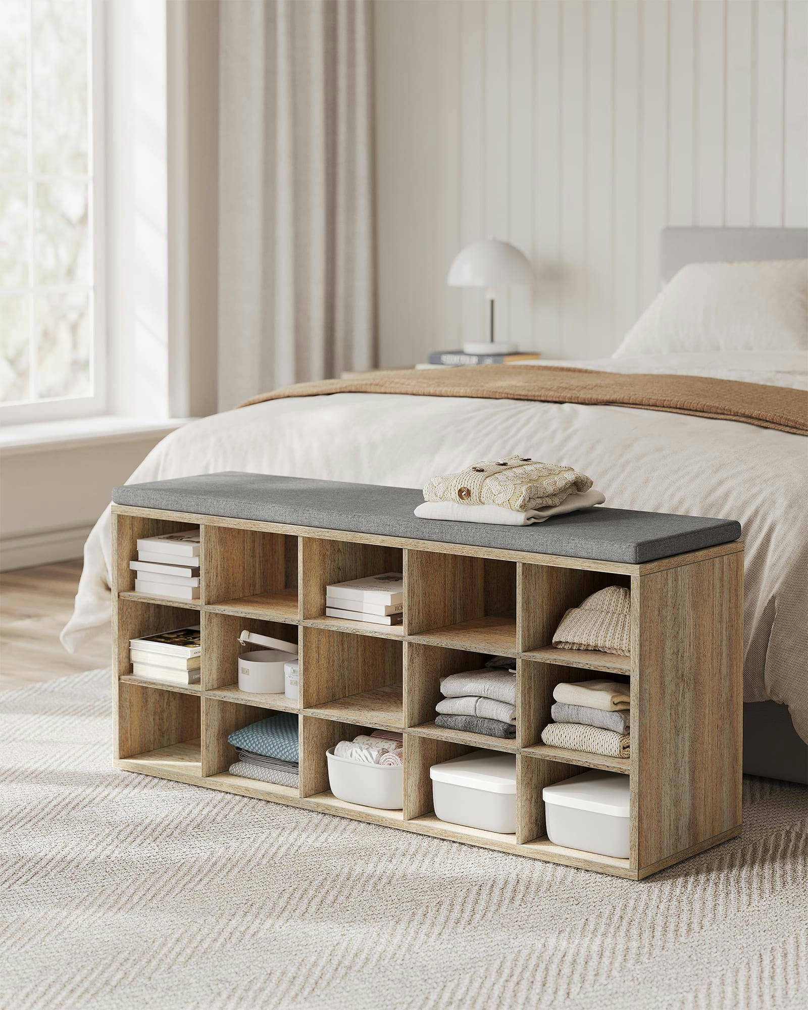 - Banc à chaussures assise rembourrée et 15 compartiments chêne et gris