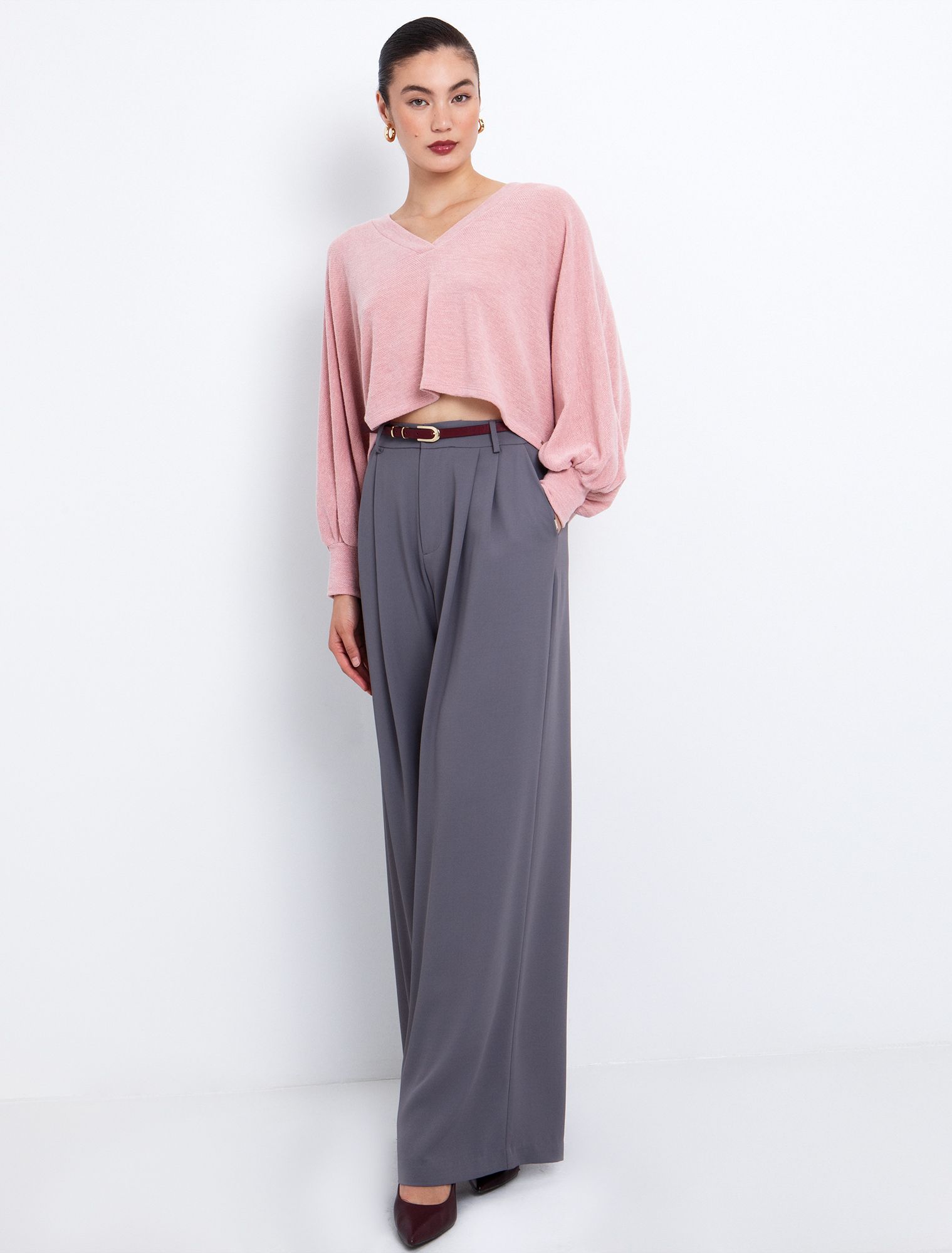 Ριχτή πλεκτή μπλούζα με V