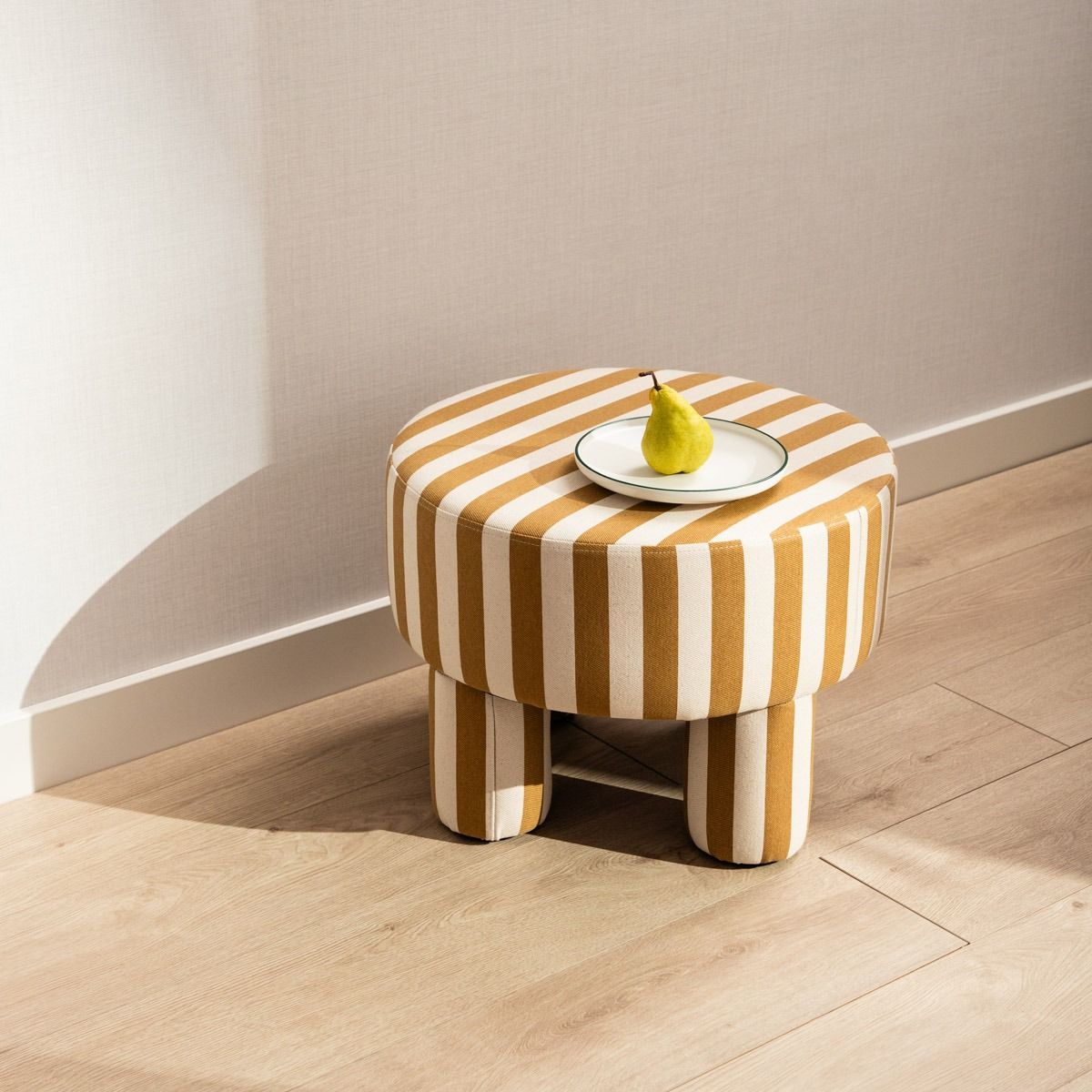 Pufa LUMEN beżowo-biała 50x50x37 cm