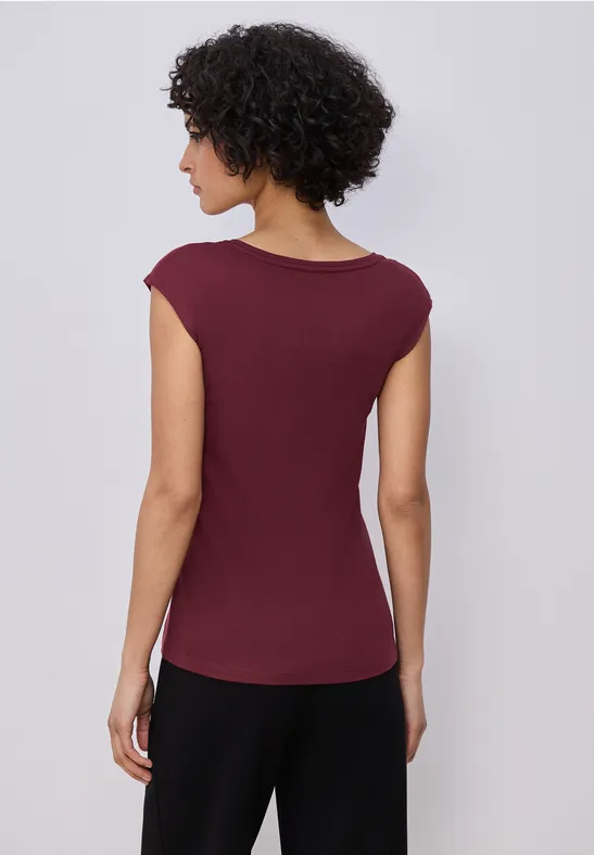 Shirt mit gerundetem V-Ausschnitt