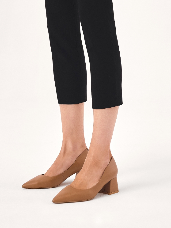 Light brown pumps with a wide heel