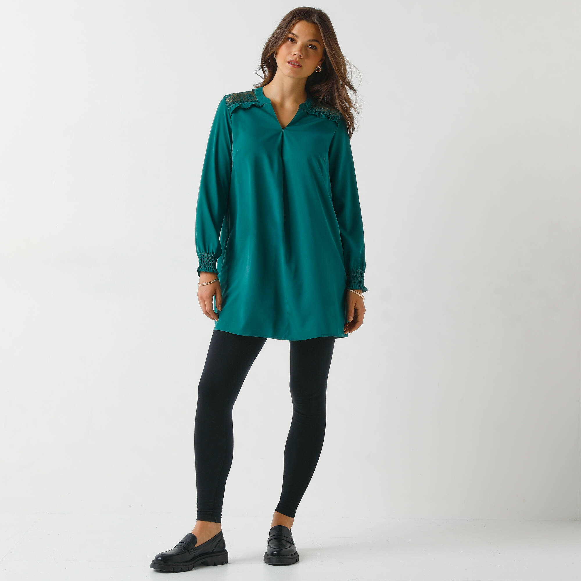 Tunique dentelle manches longues unie