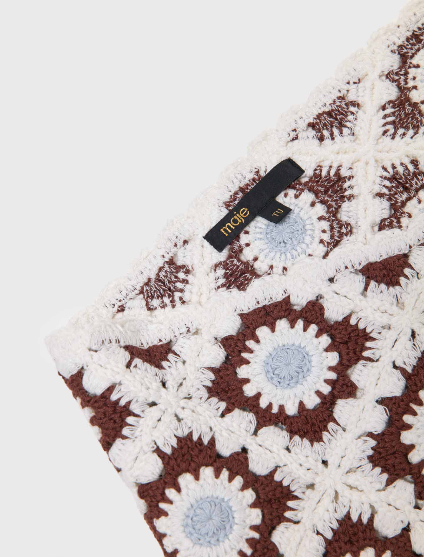 Foulard triangle en maille