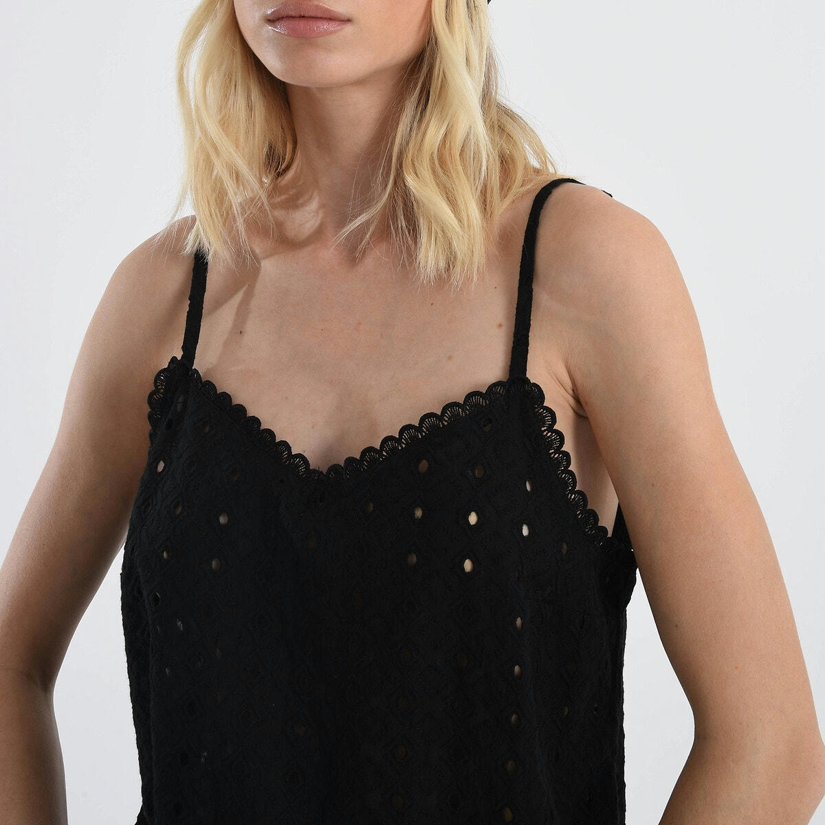 Top crochet, fines bretelles