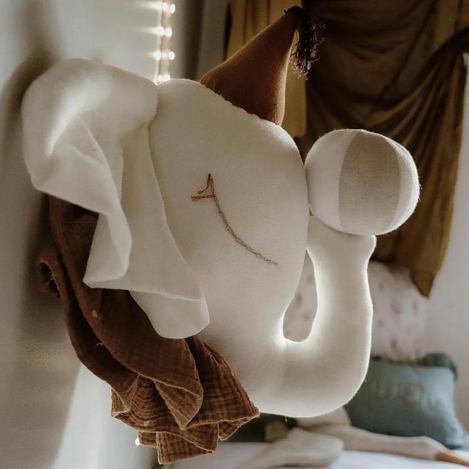 - Trophée en lin Éléphant Marron