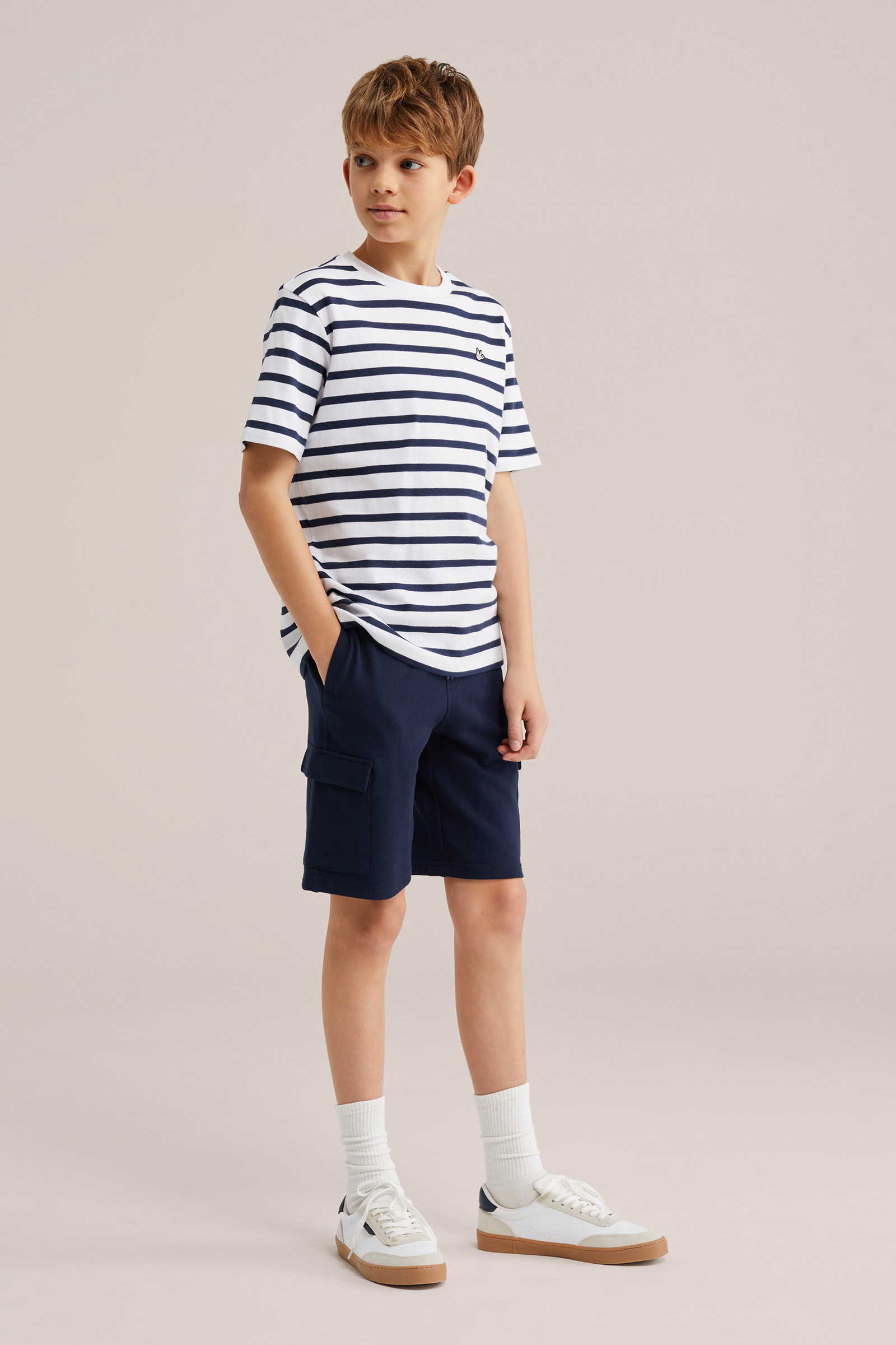 Jongens regular fit sweat cargoshort met embroidery