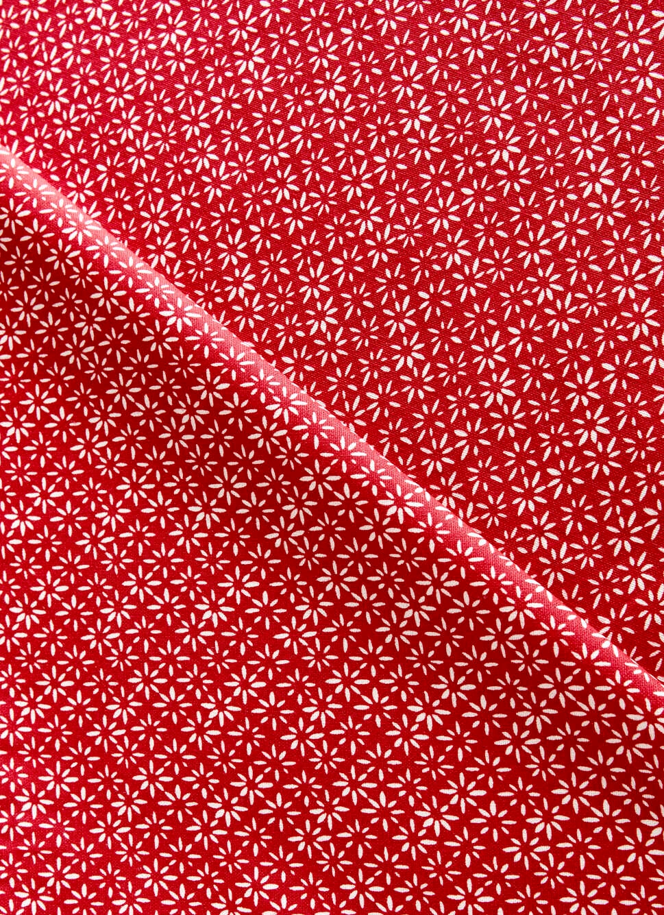 NAPPE EN COTON ENDUIT IMPRIMÉ PETITES FLEURS rouge