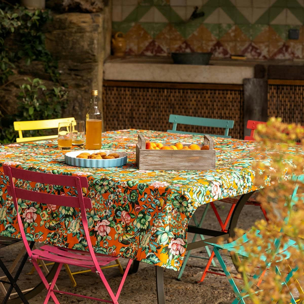 NILA - Nappe grand format en coton imprimé fleuri orange 140x235