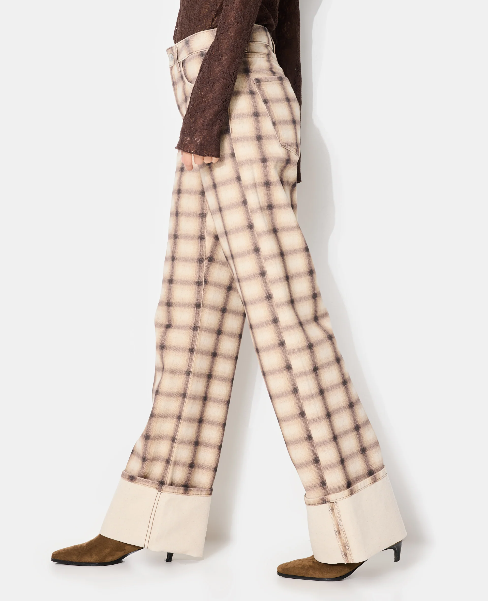 Jean droit avec grand revers motif carreaux