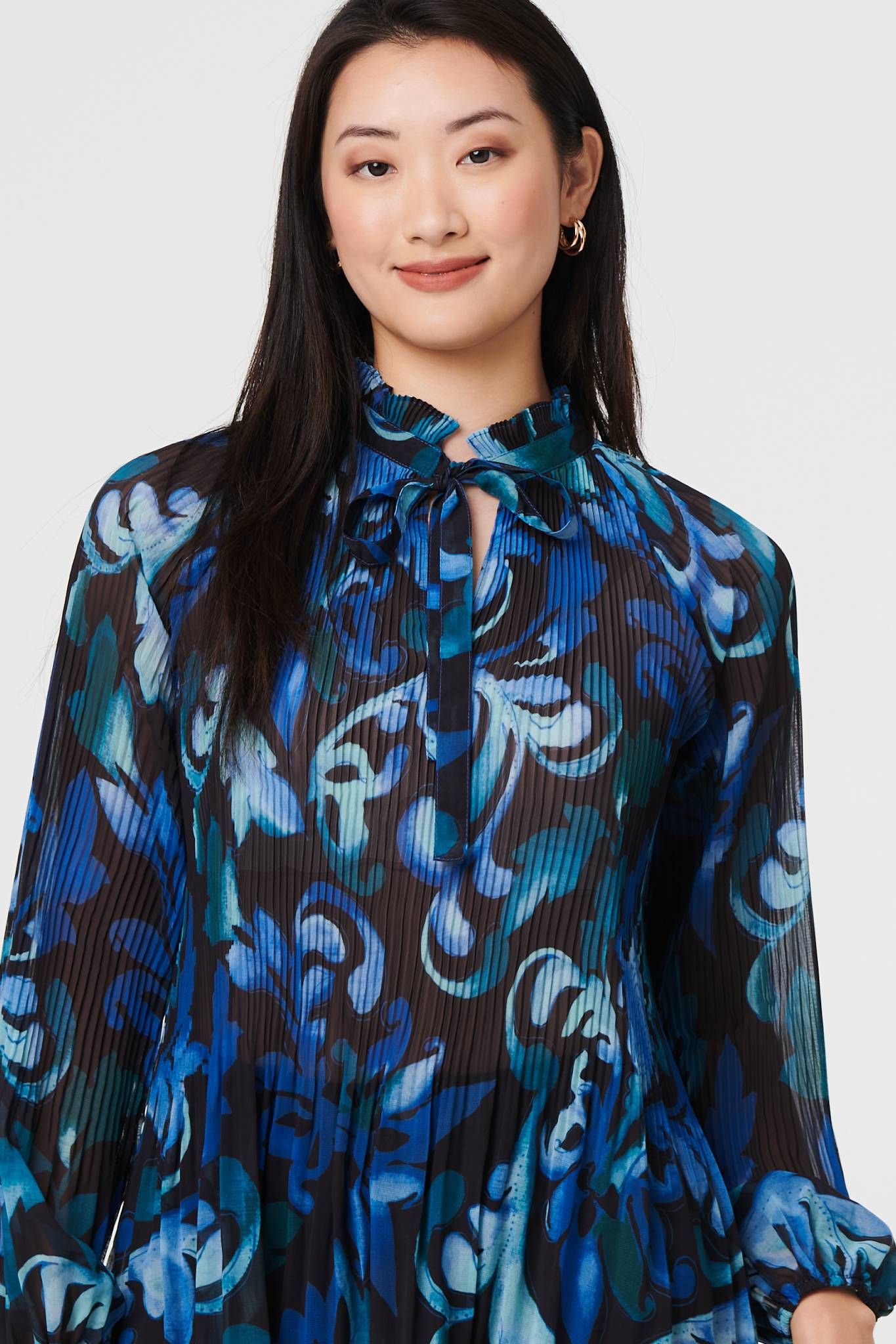 Izabel London Printed Pleated Long Sleeve Tunic Blouse