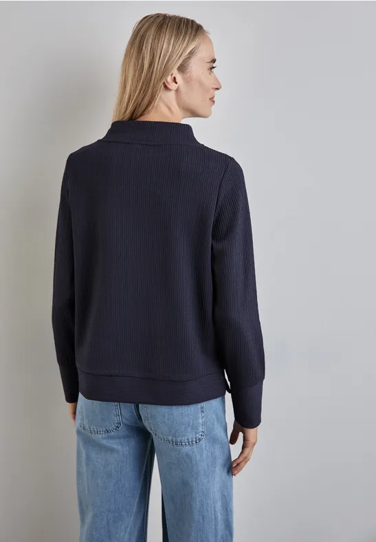 Shirt mit Streifenstruktur