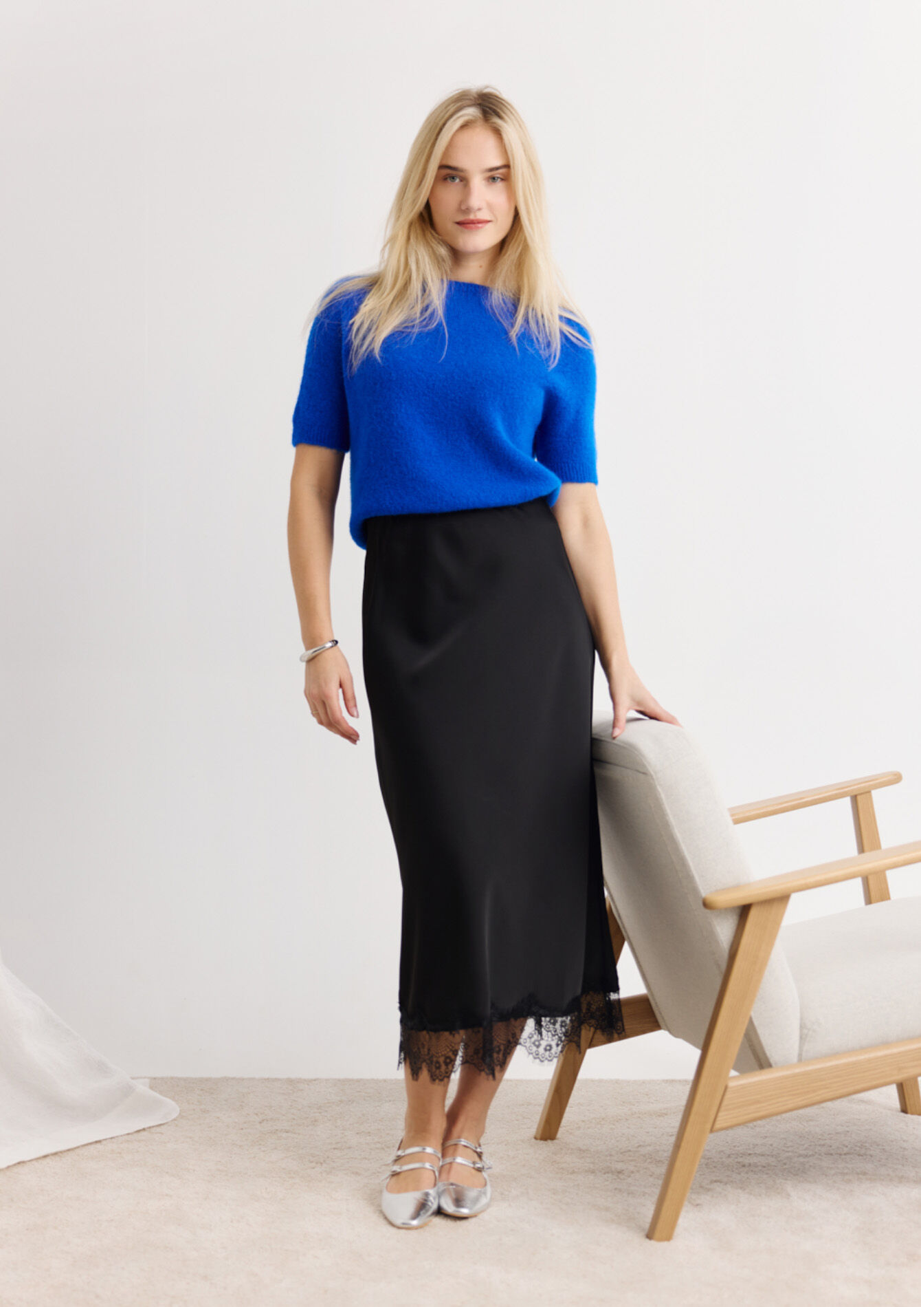 Satijnen midi-rok met kant