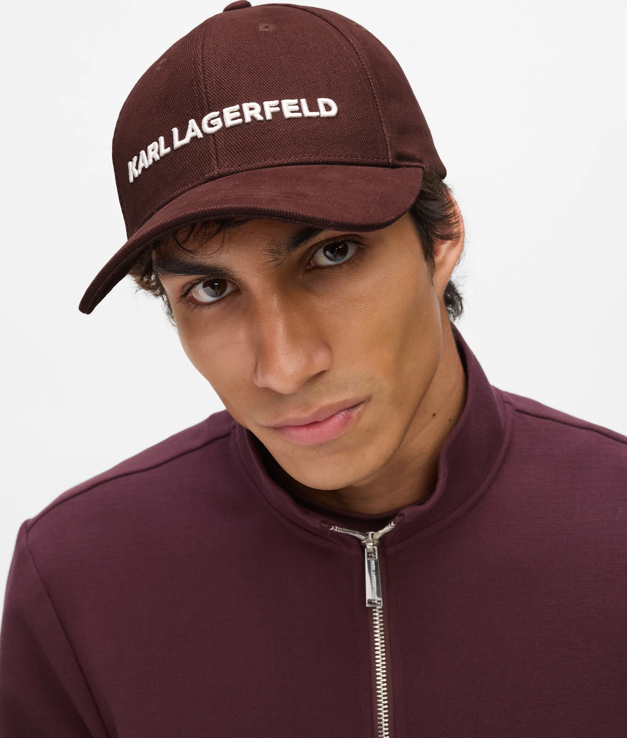 Casquette avec broderie du logo