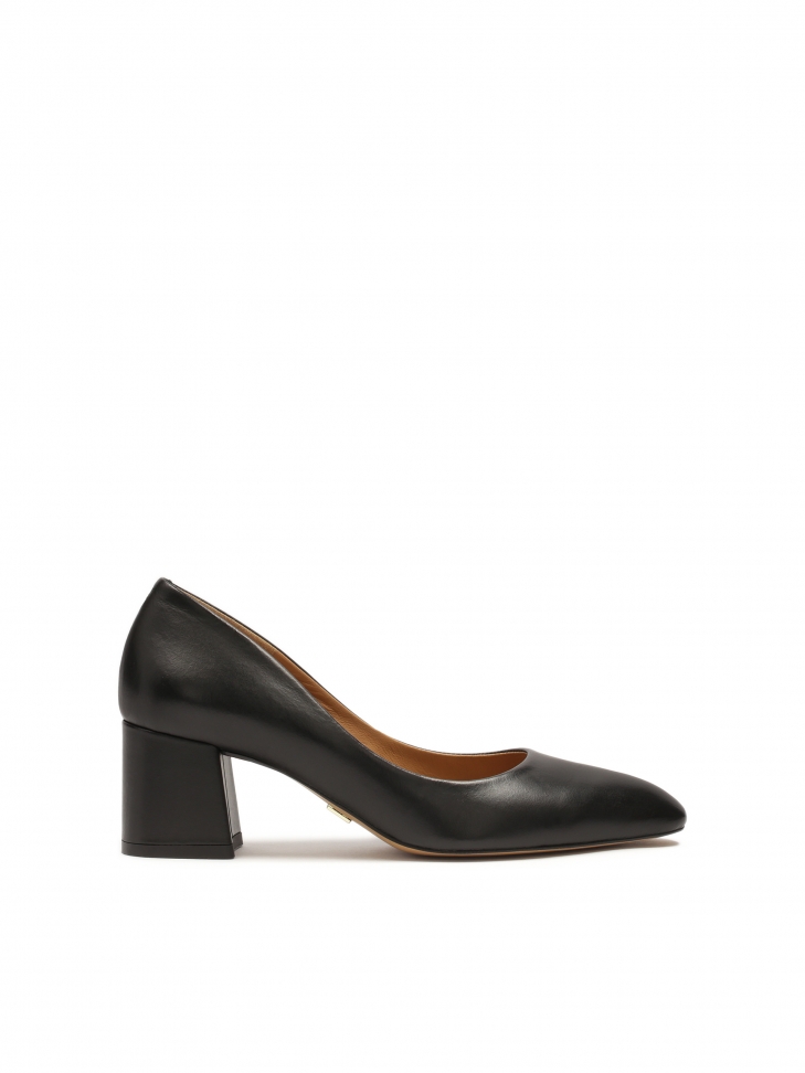 Classic black pumps with a wide heel