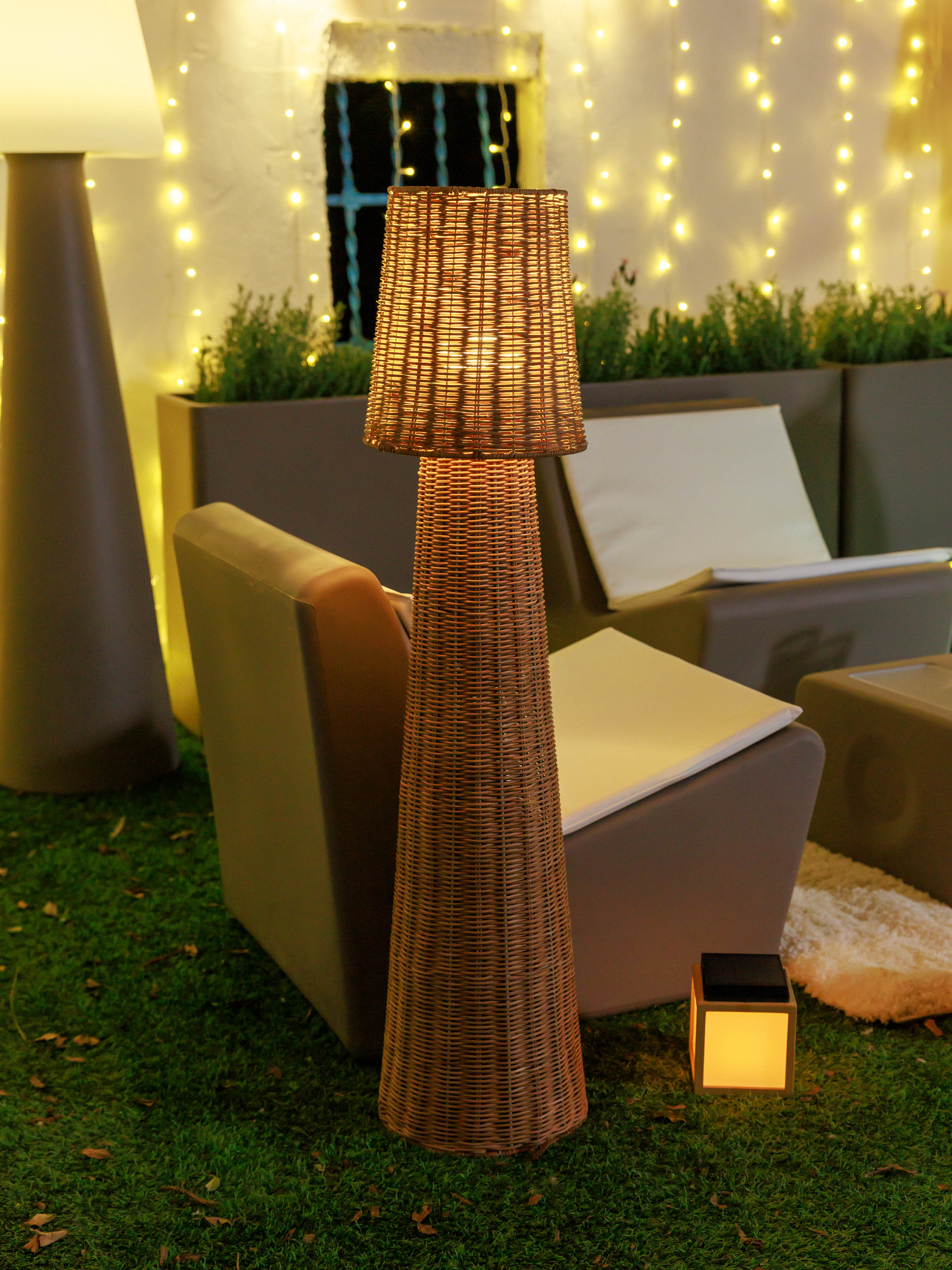 Dimmbare Outdoor-LED-Stehlampe Lola