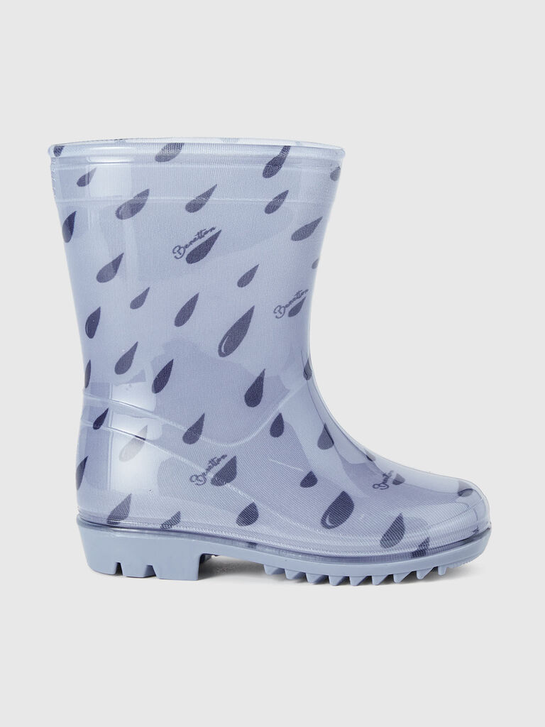 Rubber rain boots
