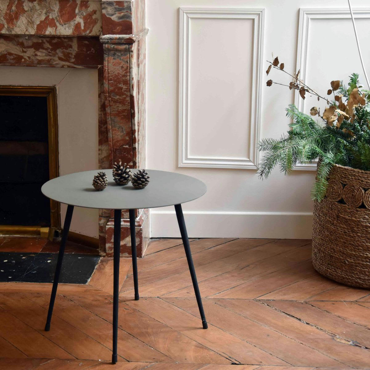 - Table basse ronde en métal
