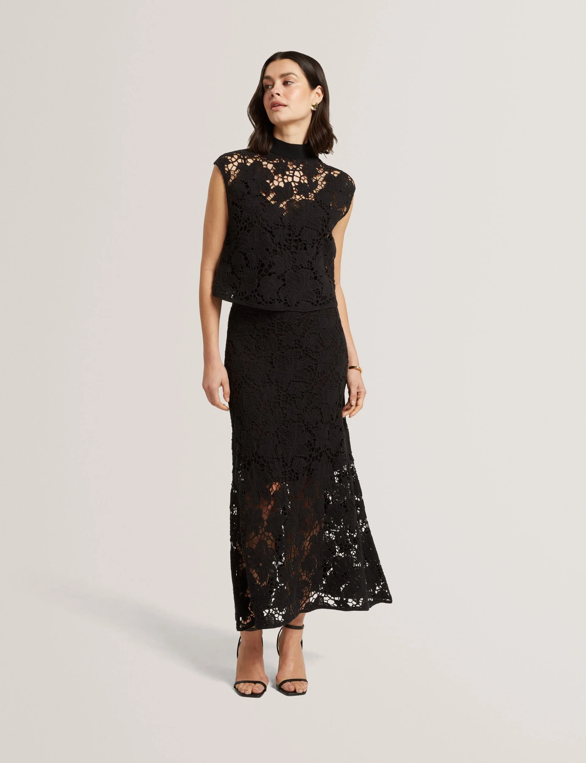 AENABET | BLACK