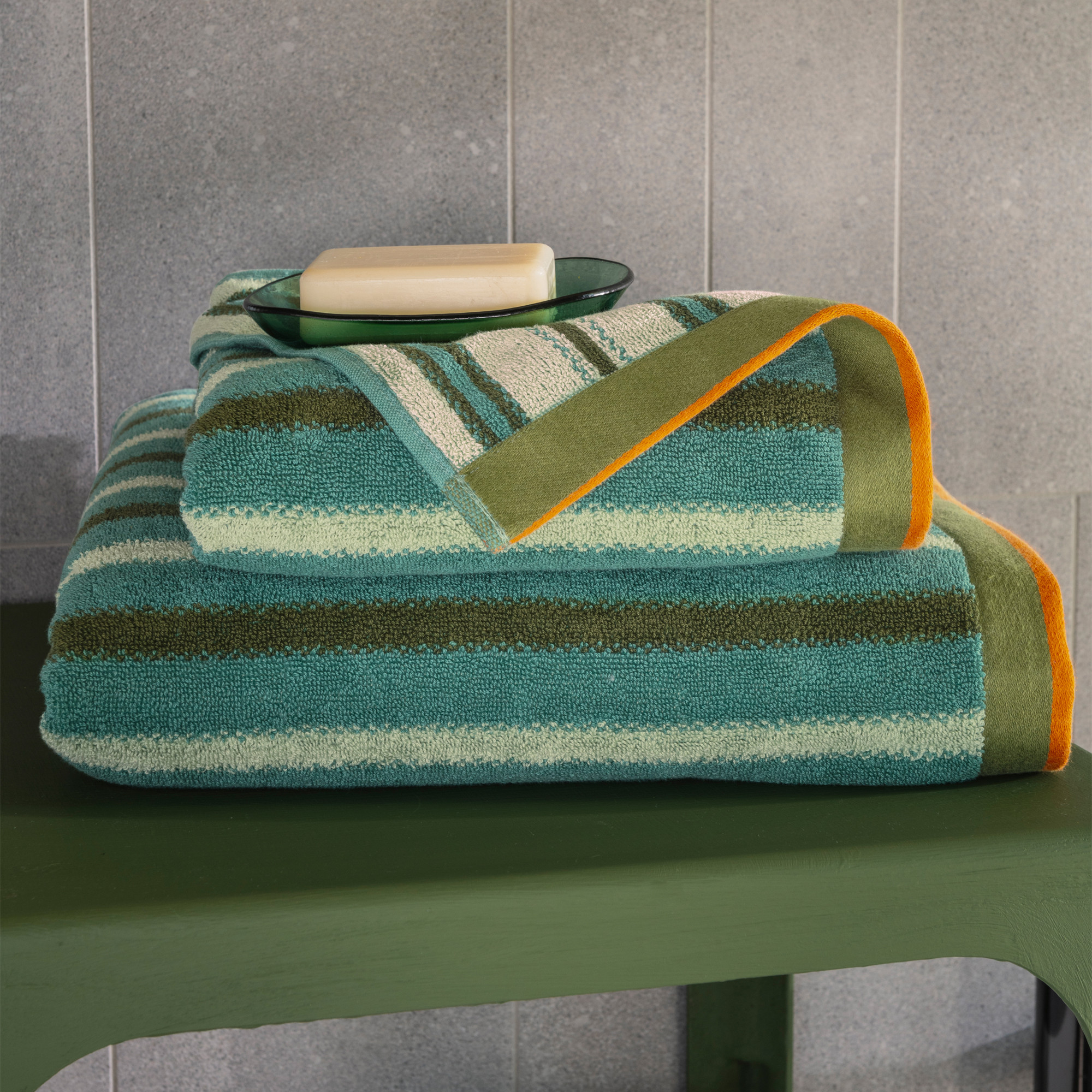 Serviette de bain jacquard rayéBreda