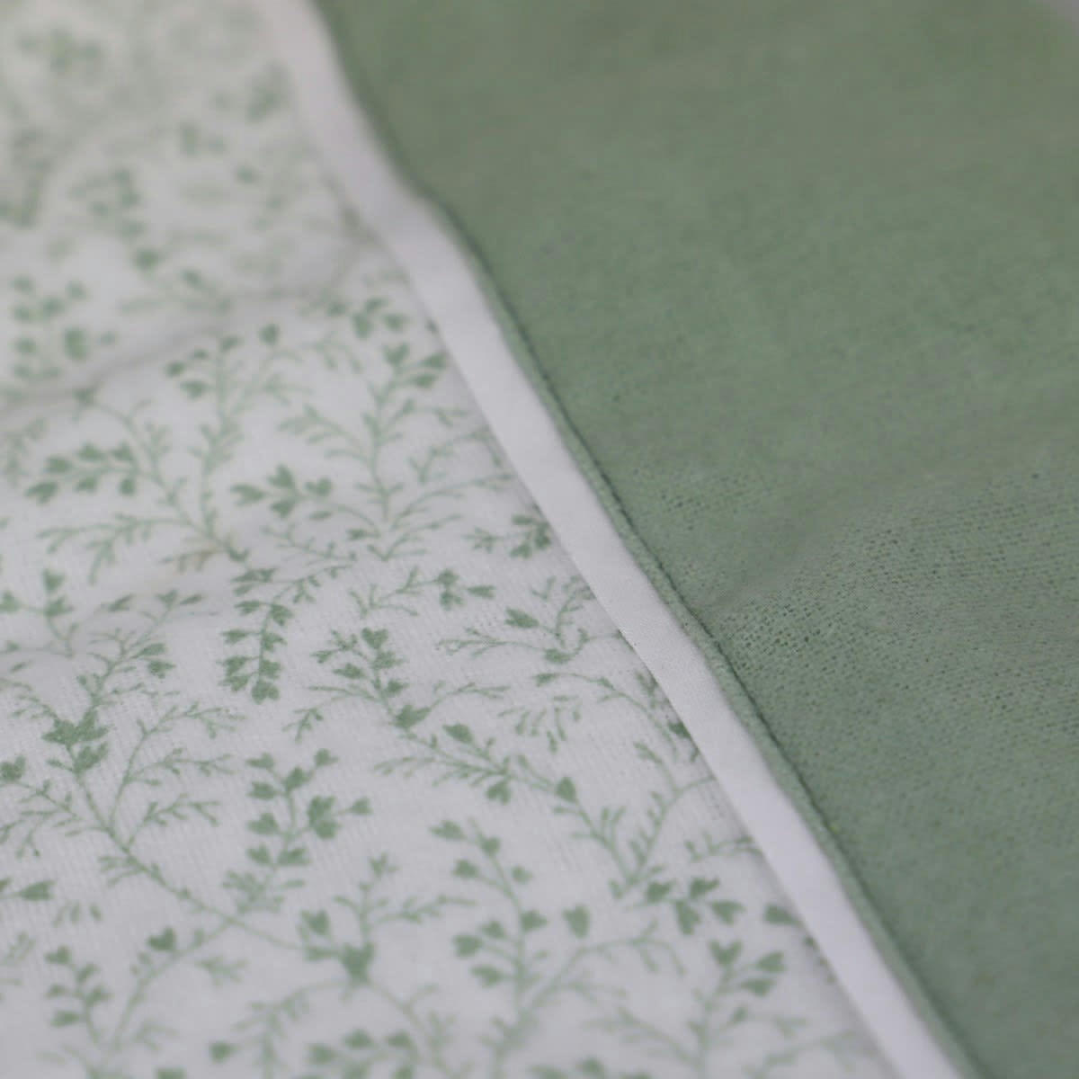 TULIPA - Parure drap plat en coton vert tilleul 180x200 cm