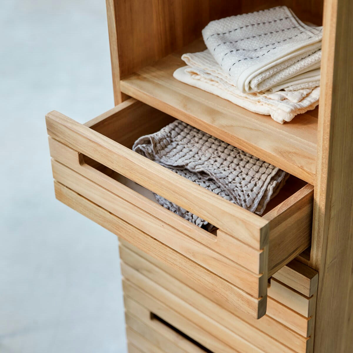 SLATS - Colonne en teck massif