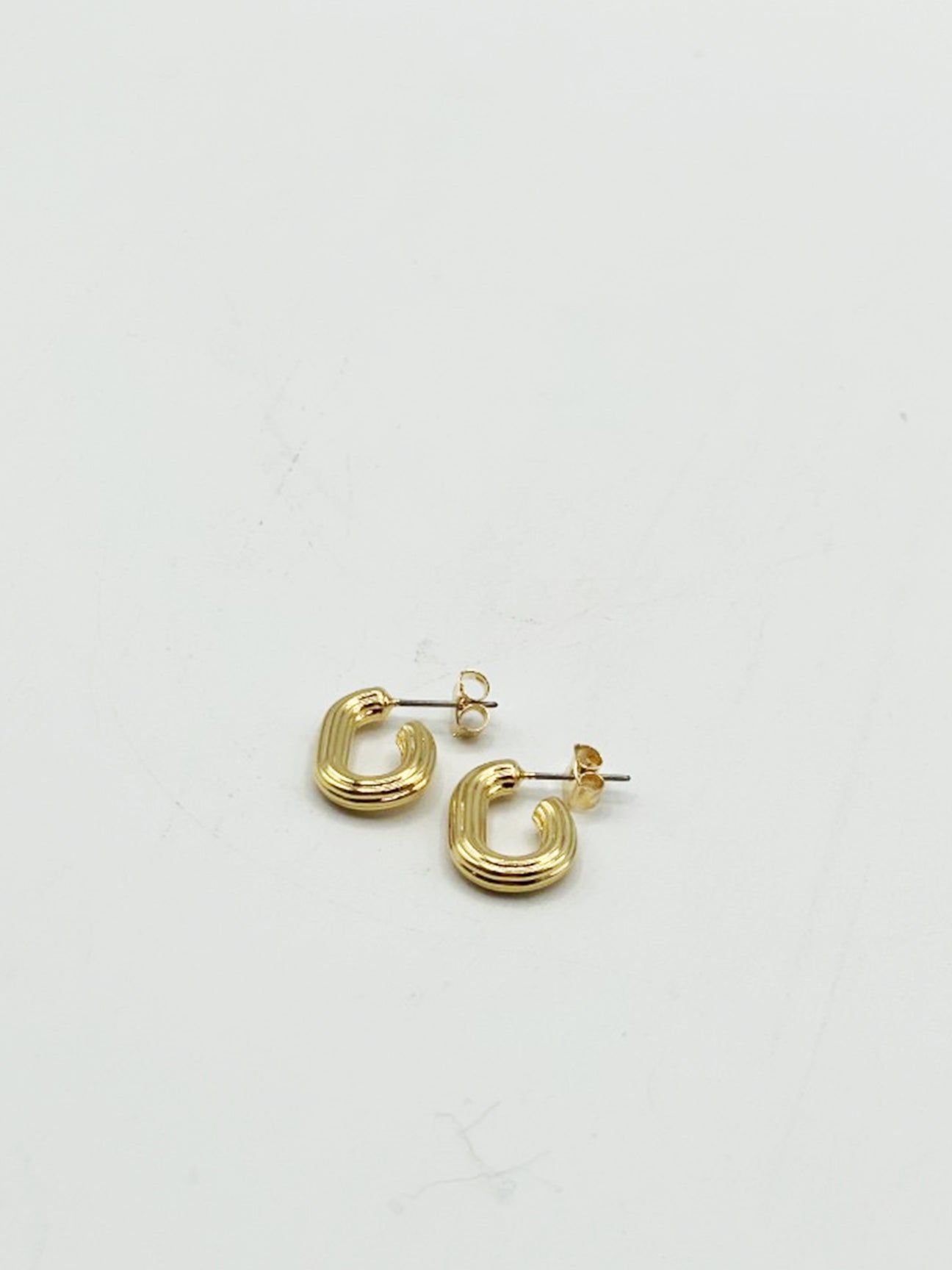 SVNX Chunky Oval Half Hoop Earrings